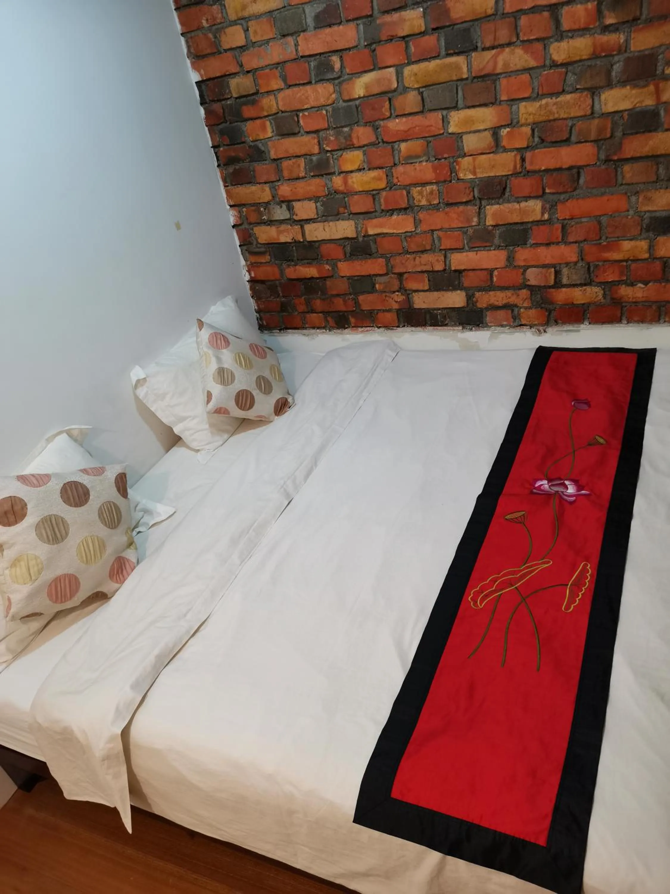 Bed in RANGOON RESIDENCES +