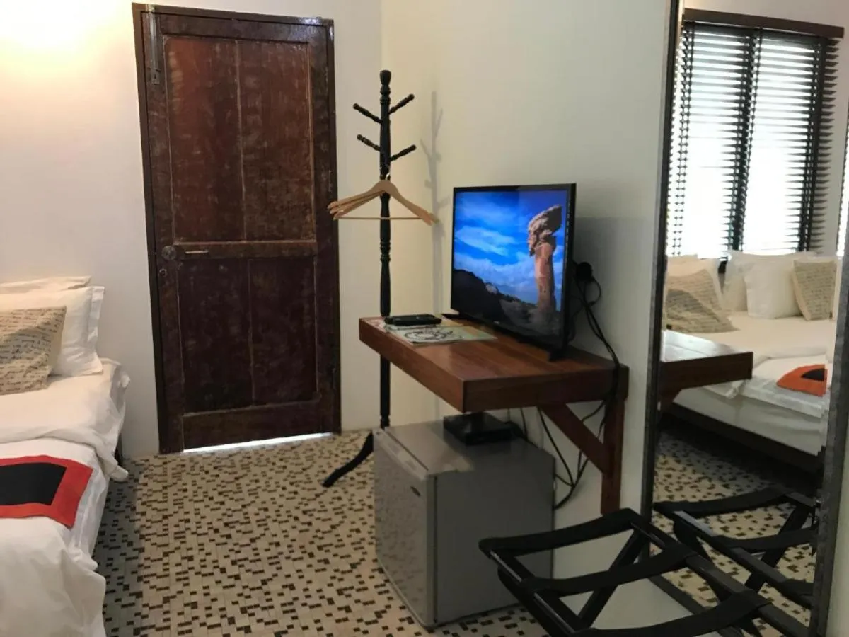 Communal lounge/ TV room in RANGOON RESIDENCES +