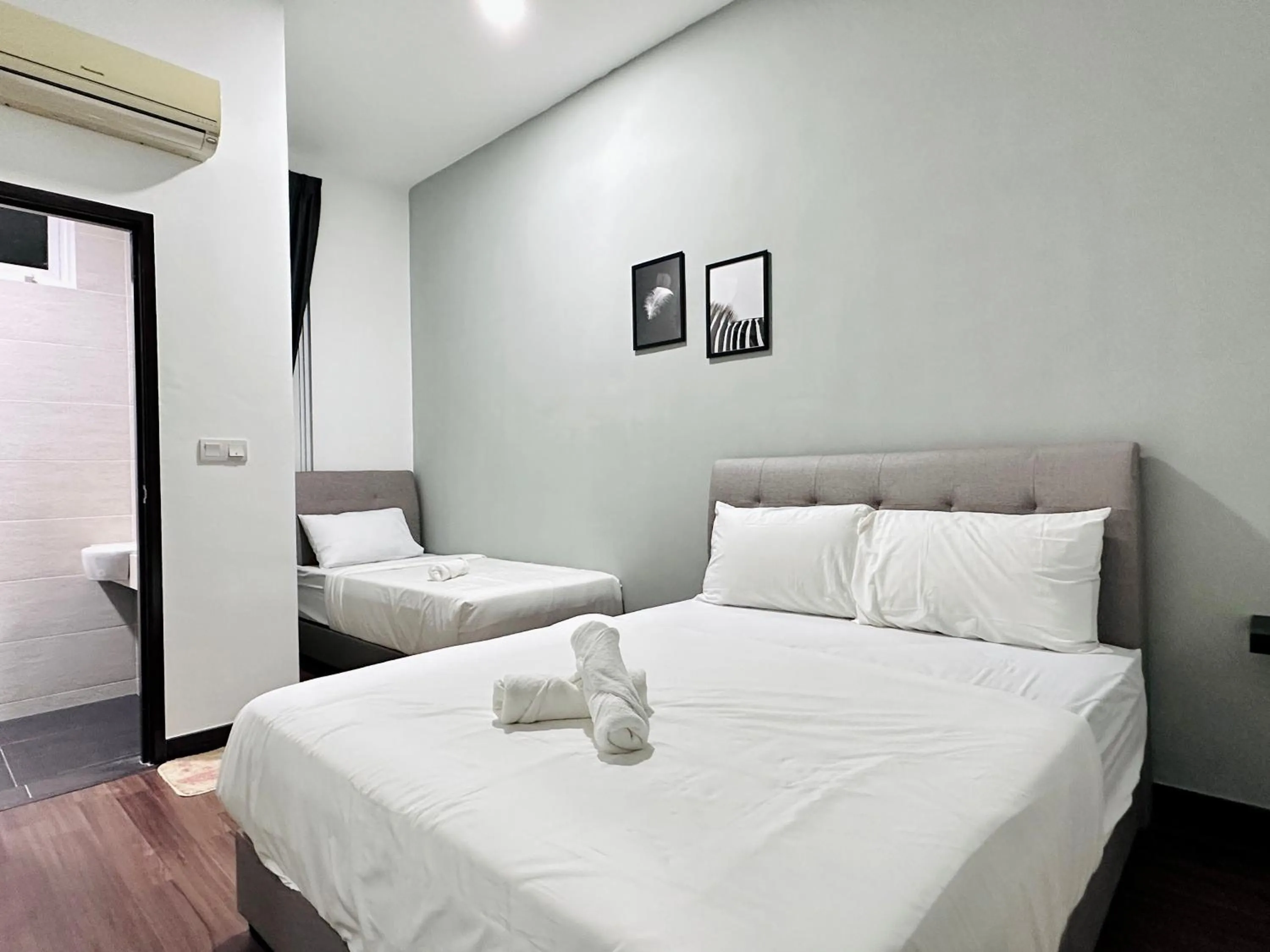 Bed in Queen’s Villa for 28Pax @Central of Penang