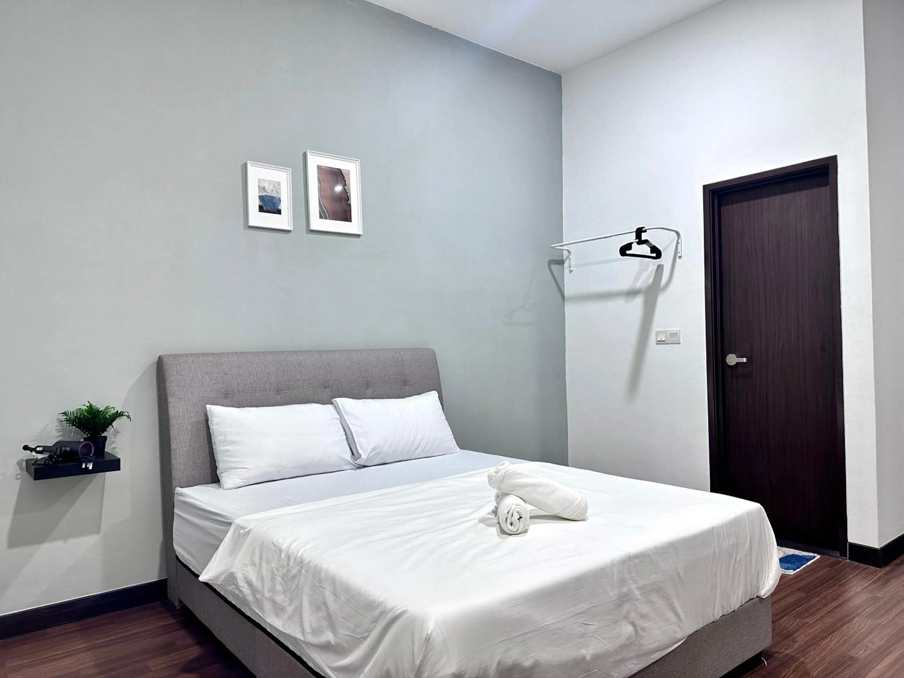 Bed in Queen’s Villa for 28Pax @Central of Penang