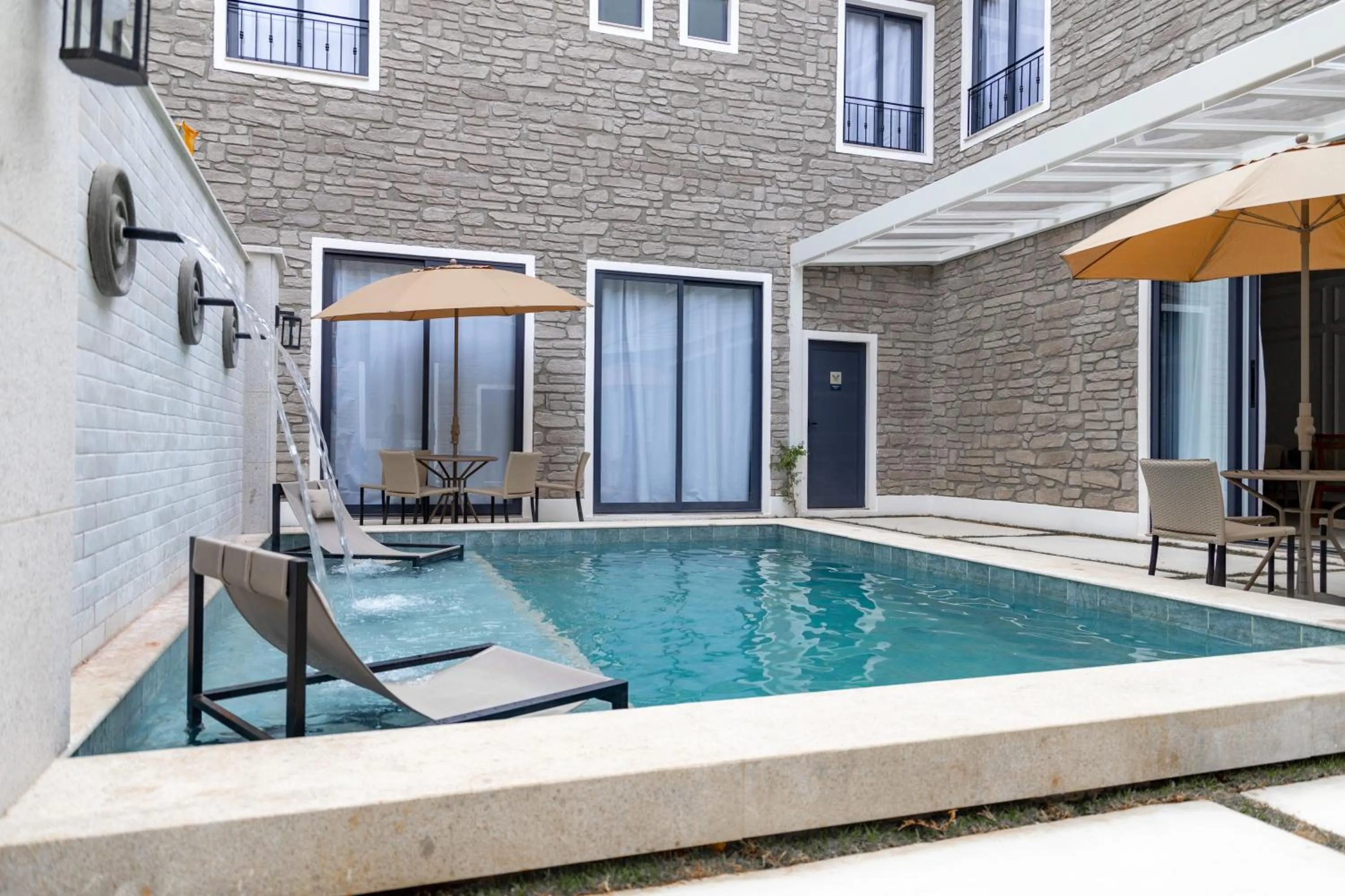 Swimming pool in Pousada e Cerimonial Itamaraty