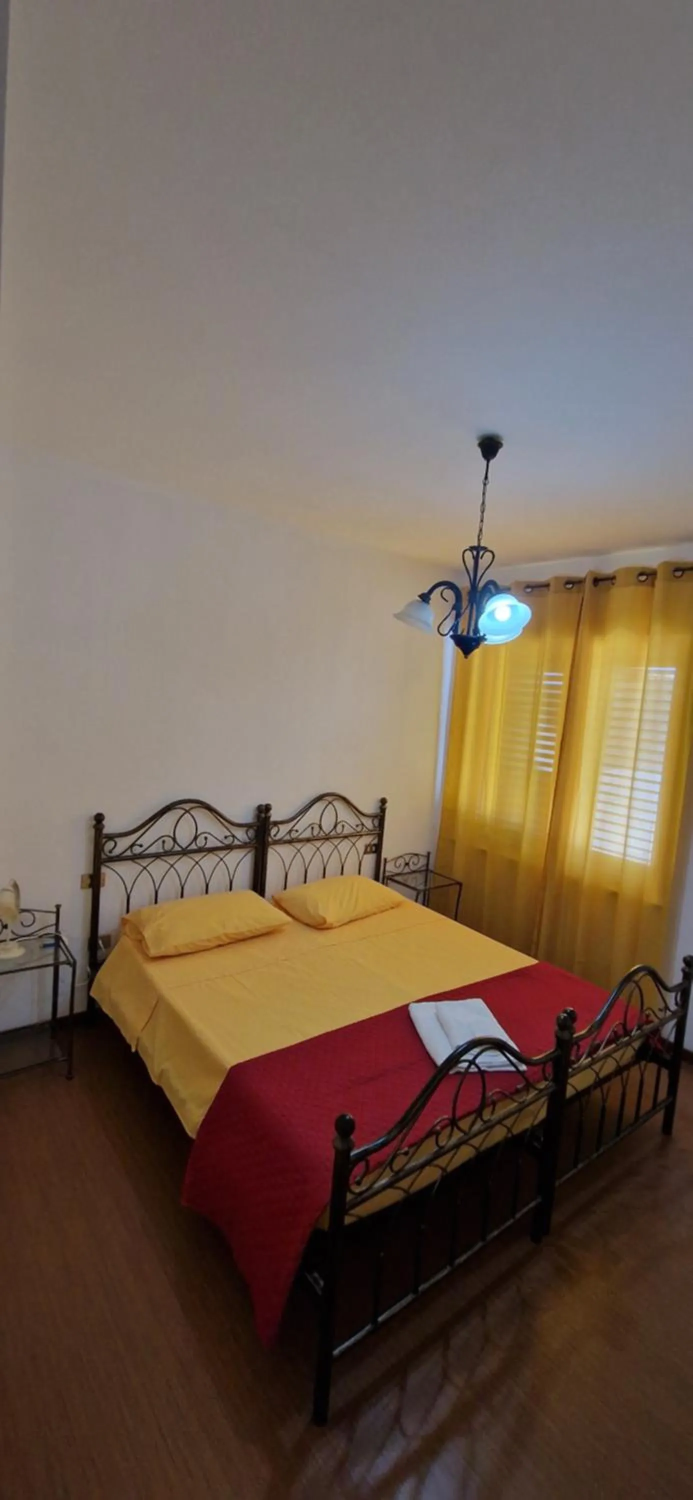 Bed in Hotel Mondial 2