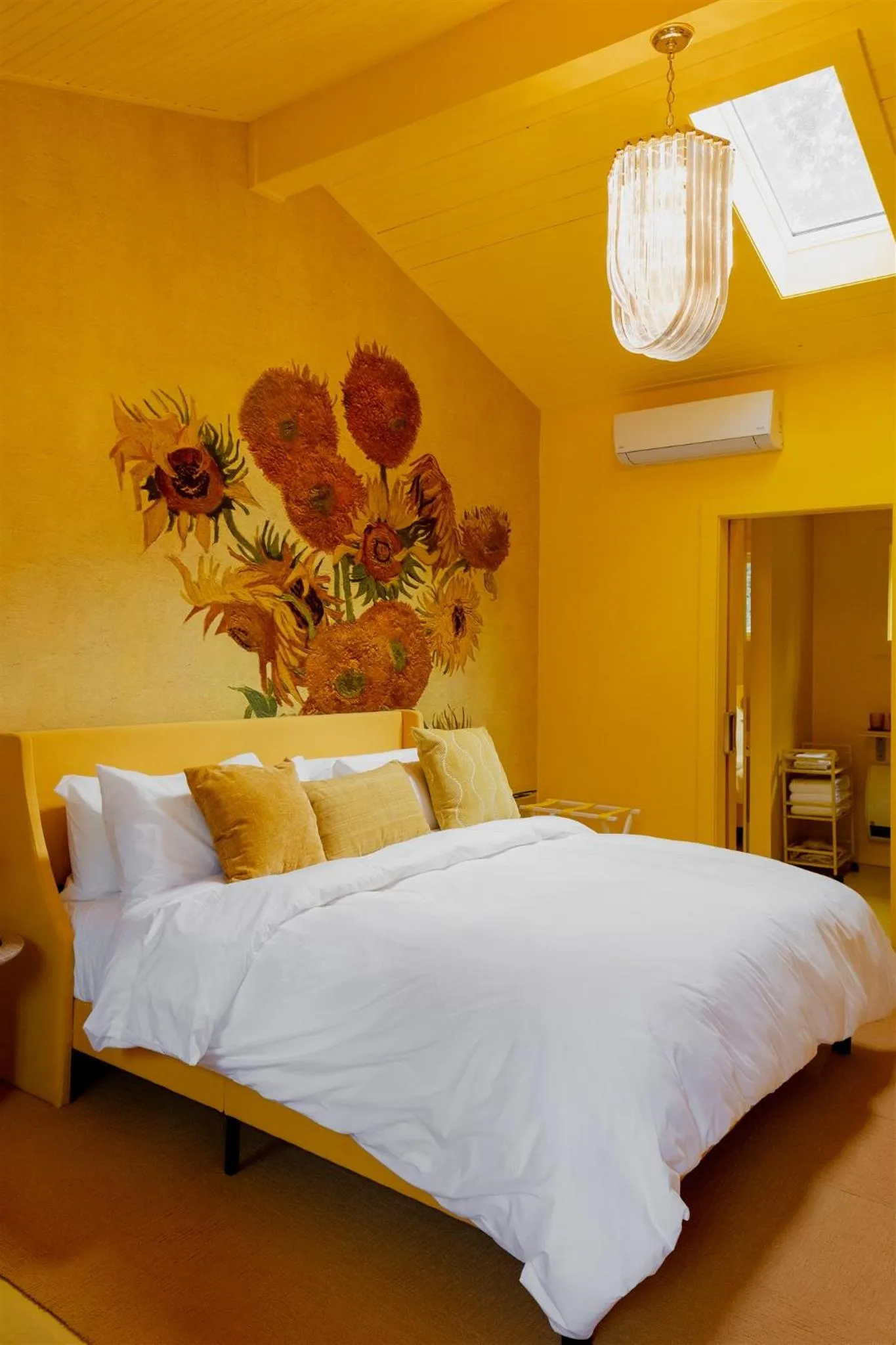 Bed in The Norsdale plus CMYK Motel on 10 acres in Phoenicia