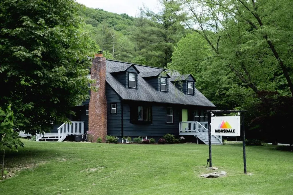 Property building in The Norsdale plus CMYK Motel on 10 acres in Phoenicia