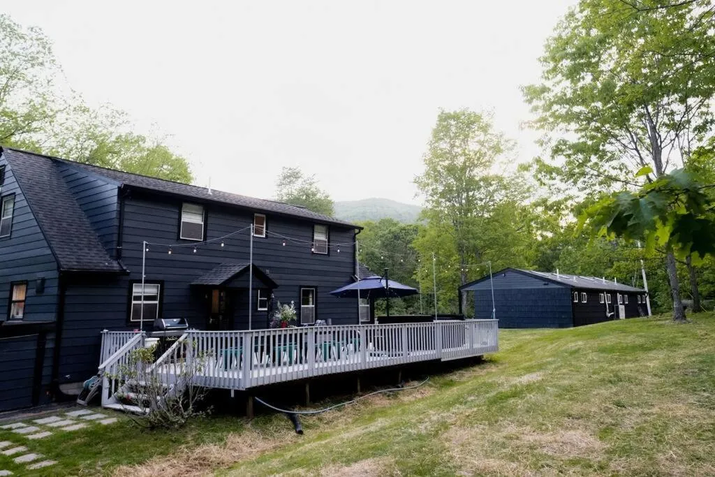 Property building in The Norsdale plus CMYK Motel on 10 acres in Phoenicia