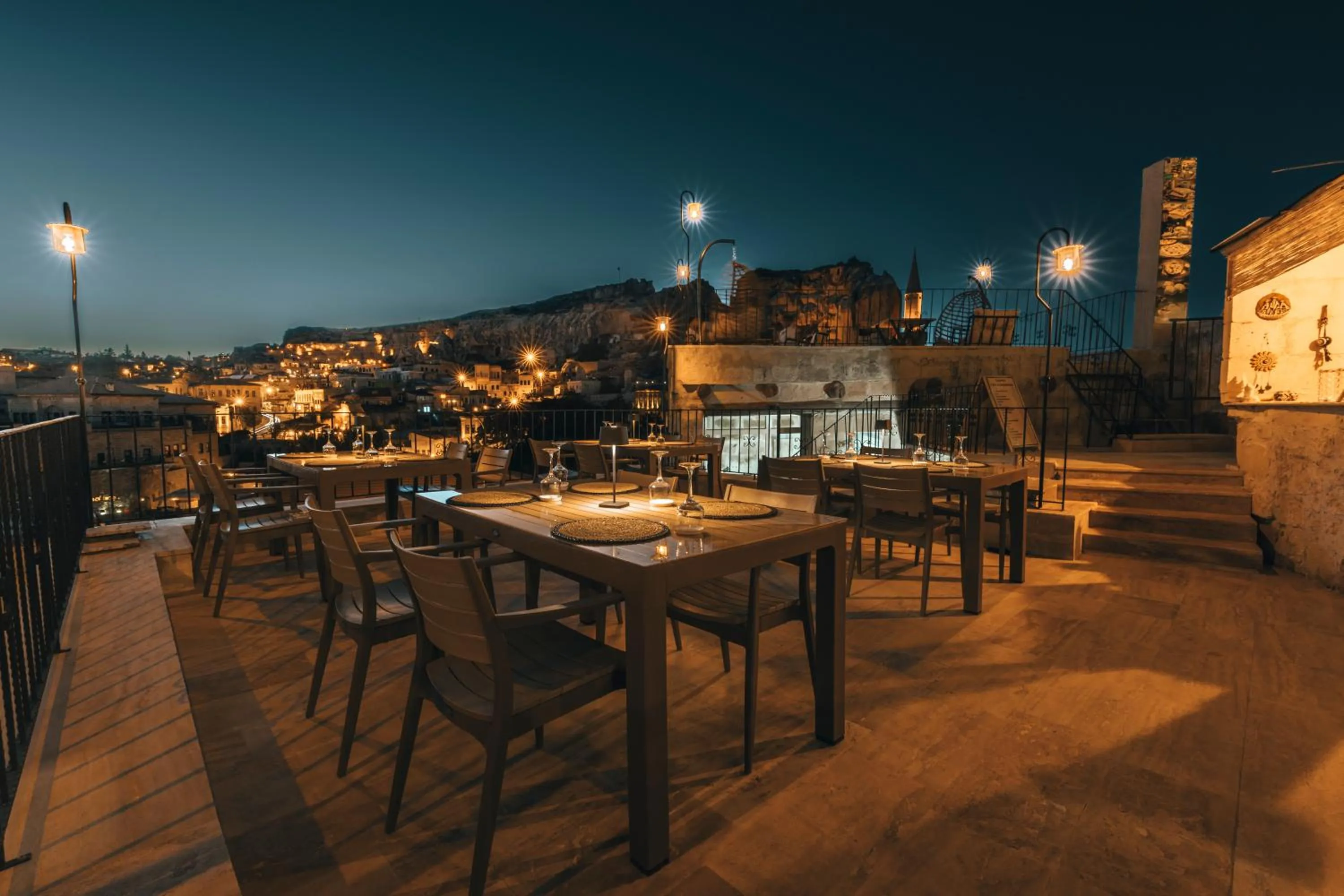 Restaurant/places to eat in Lagania In Cave