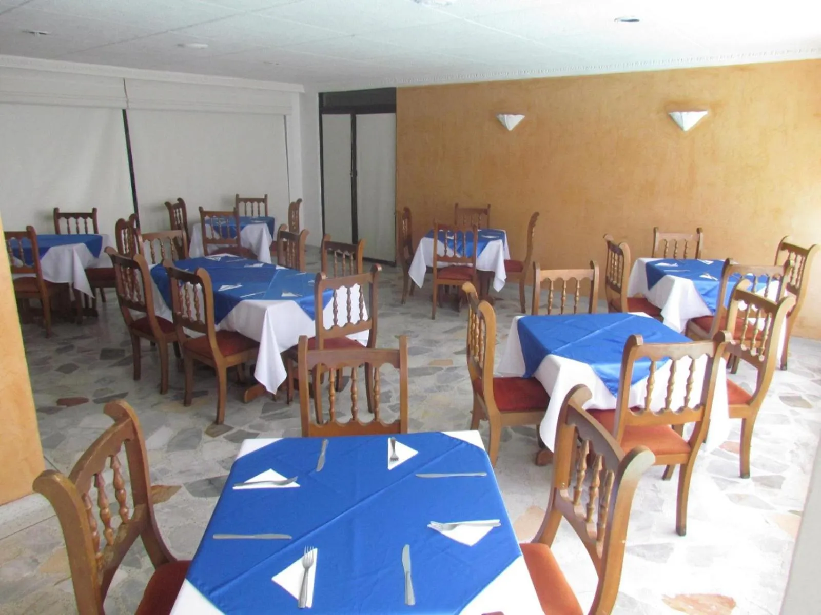 Restaurant/places to eat in HOTEL DINASTIA REAL NEIVA