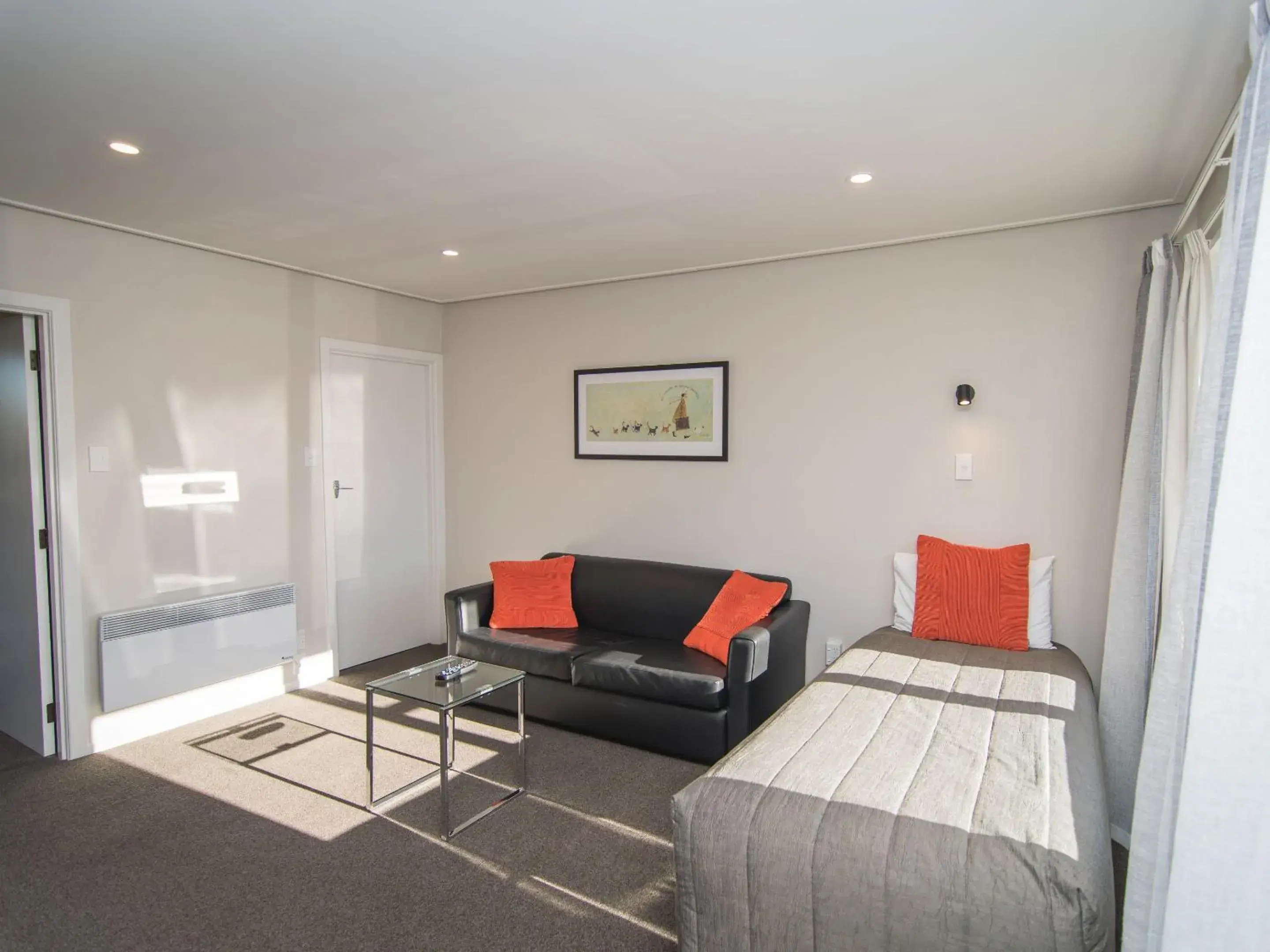 Standard One-Bedroom Unit in Cedar Lodge Motel Standard One-Bedroom Unit in Cedar Lodge Motel