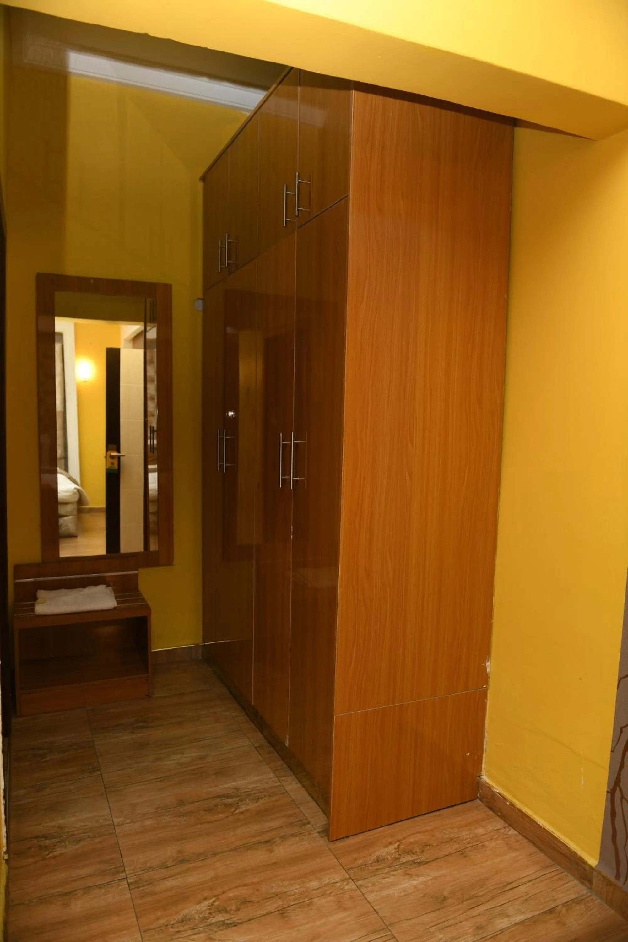 wardrobe in Portland Resort Hotel