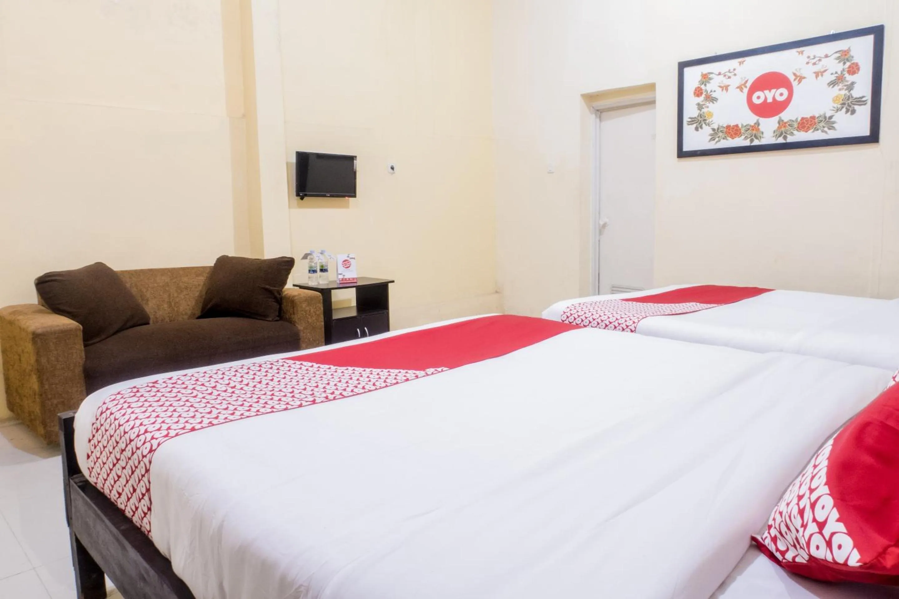 Bedroom, Bed in Hotel O Central Batu Near Jatim Park 3 Formerly Bunga Matahari Hotel