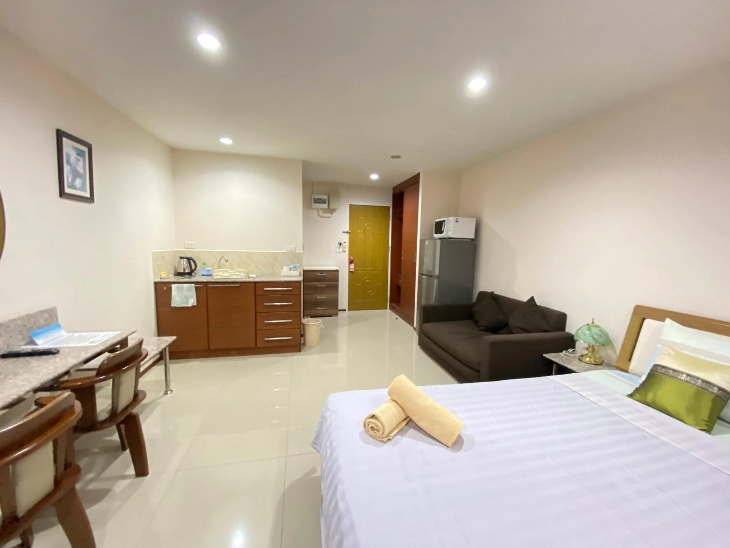 Kitchen or kitchenette, Bed in Dream Boutique Hotel