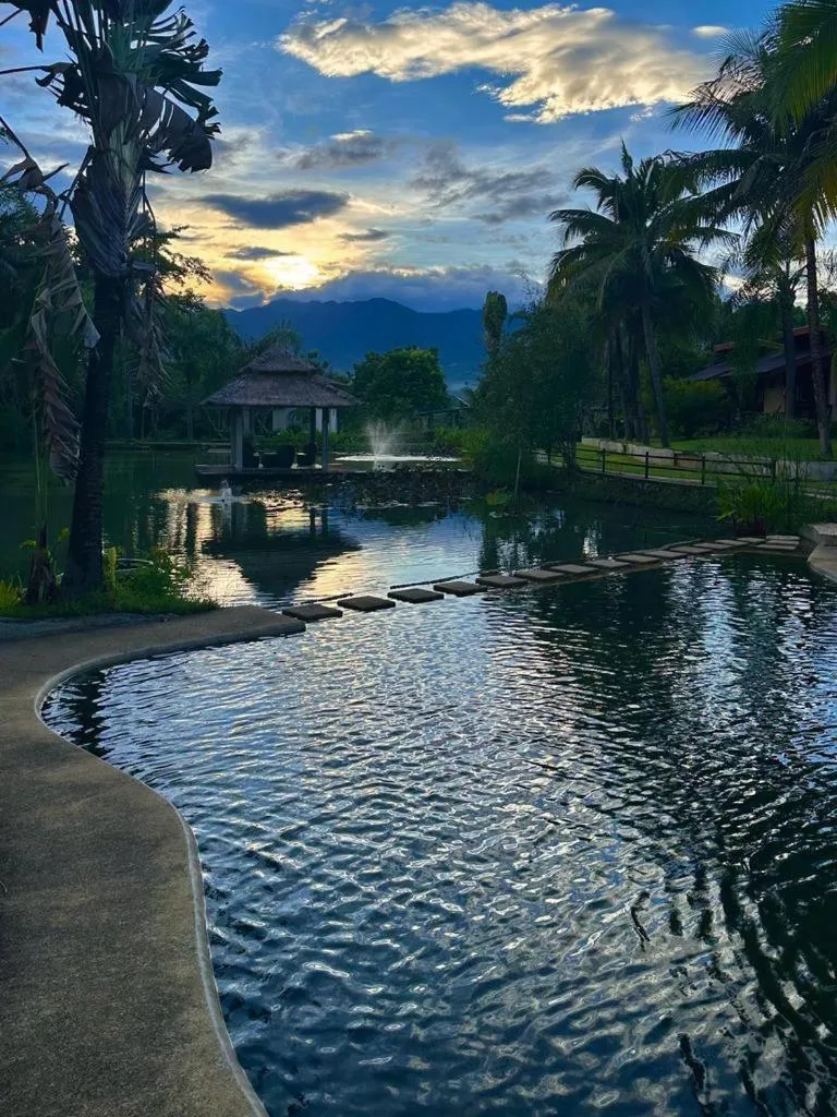 Swimming pool in Pairadise Hotel