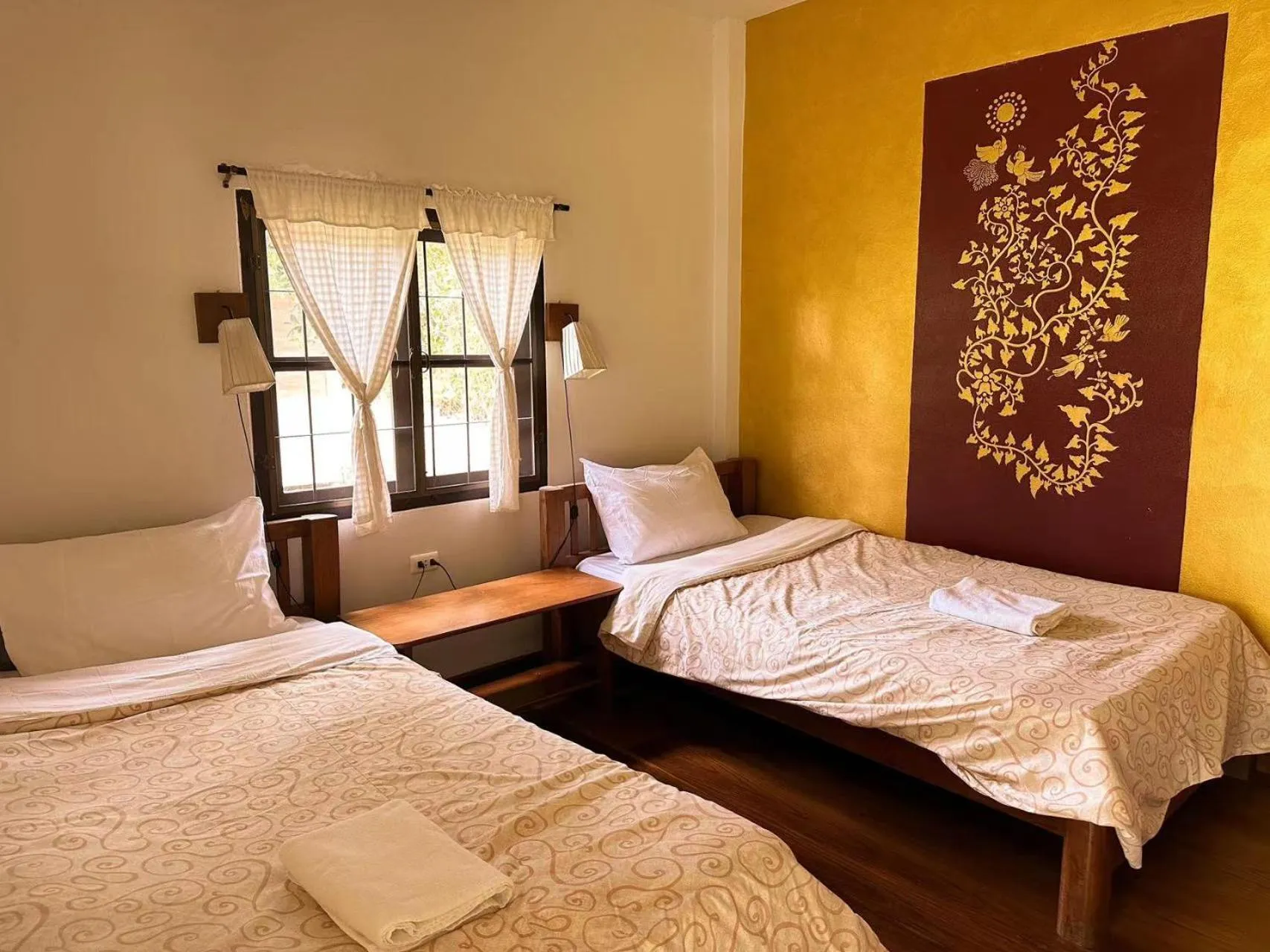 Bed in Pairadise Hotel