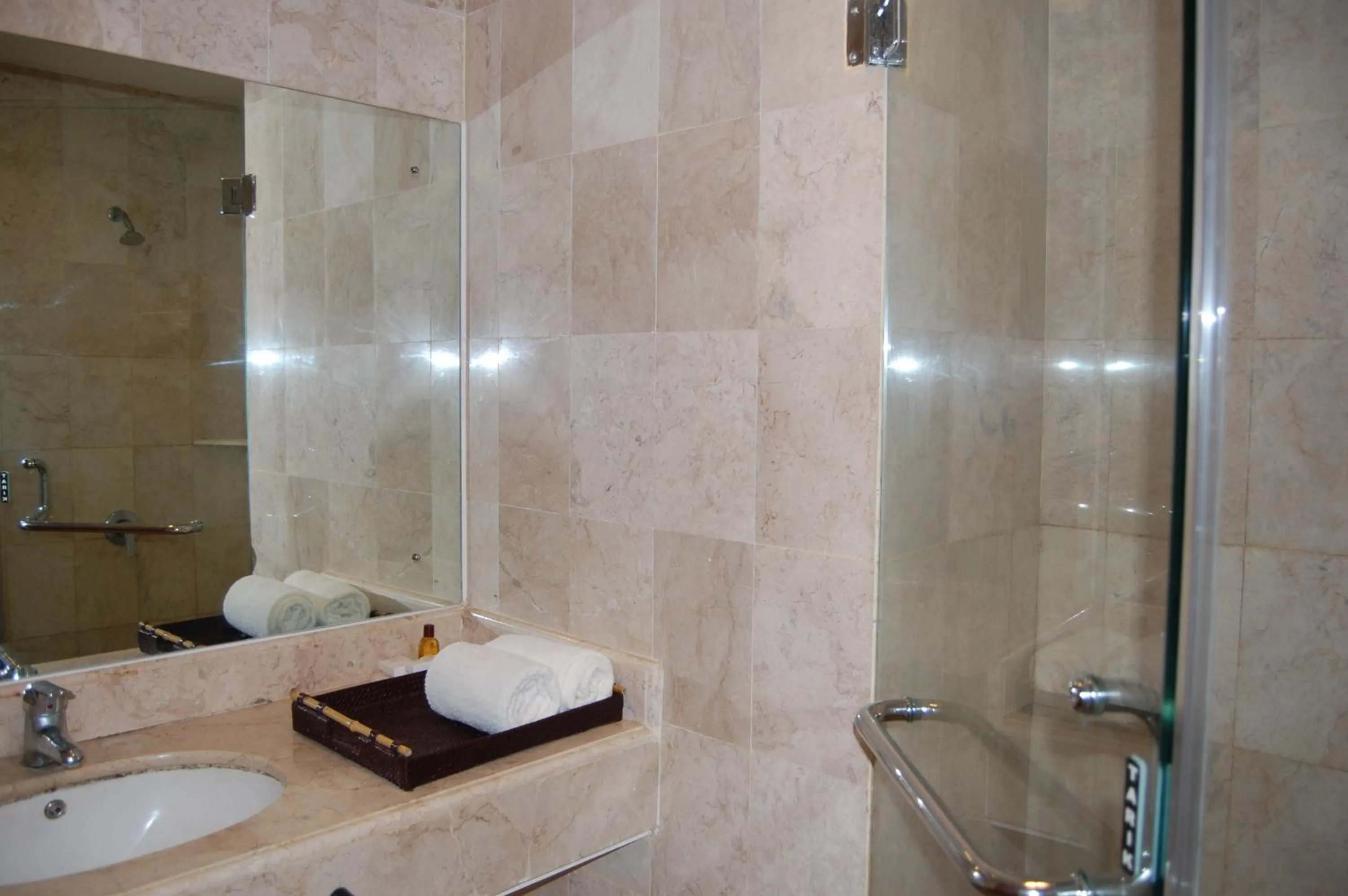 Bathroom in Hotel Ebony Batulicin