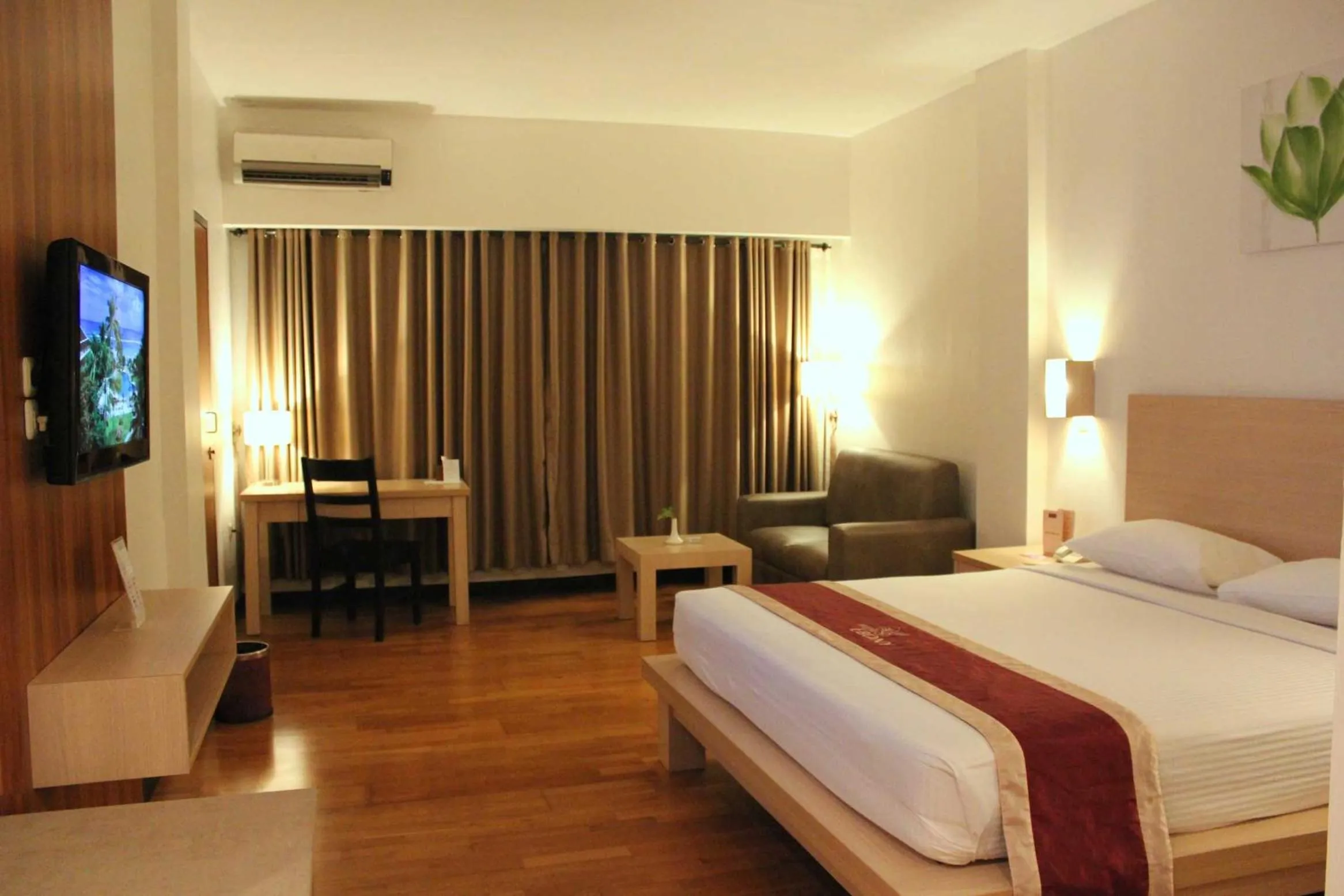 Photo of the whole room, Bed in Hotel Ebony Batulicin