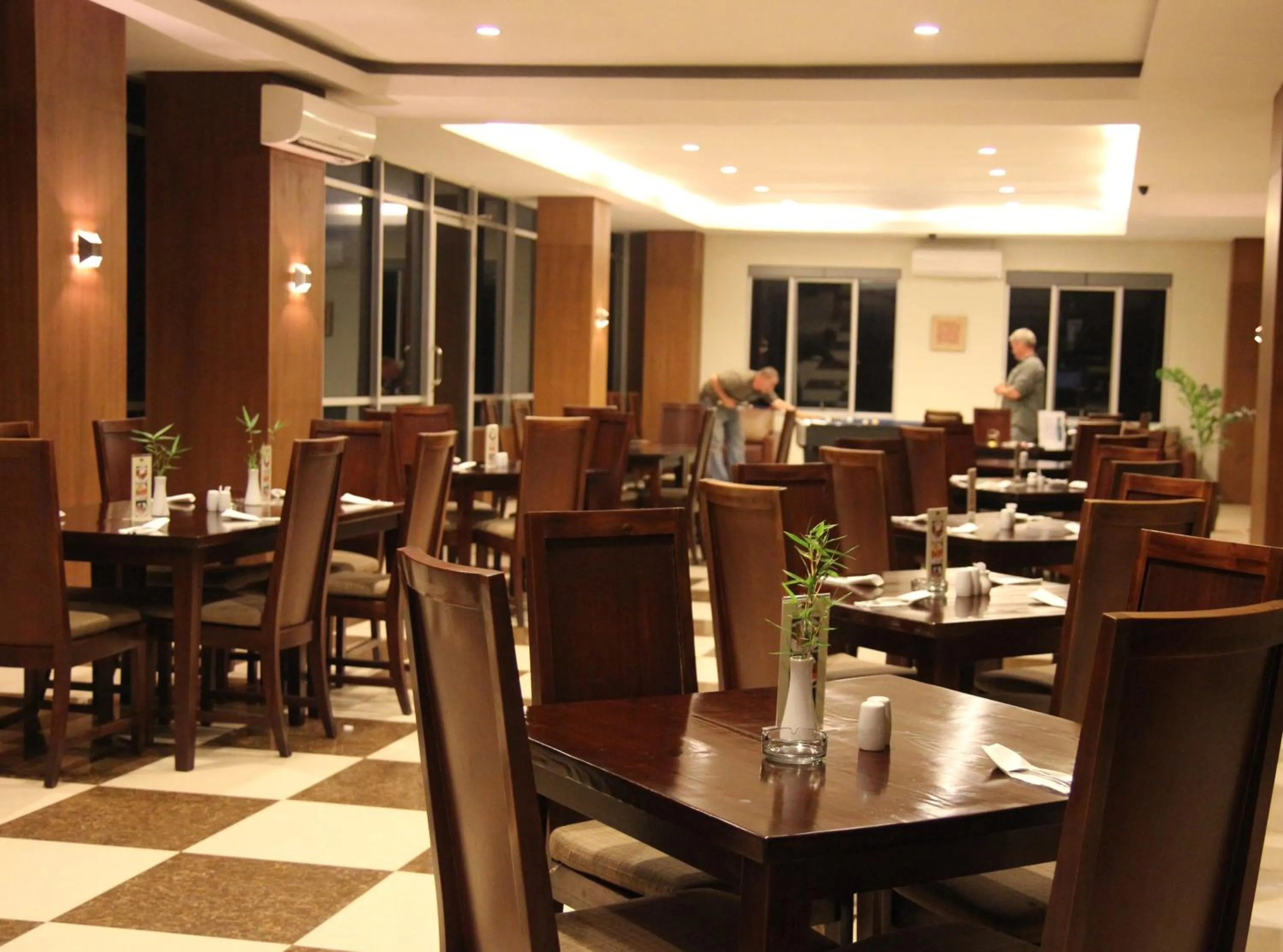 Restaurant/places to eat in Hotel Ebony Batulicin