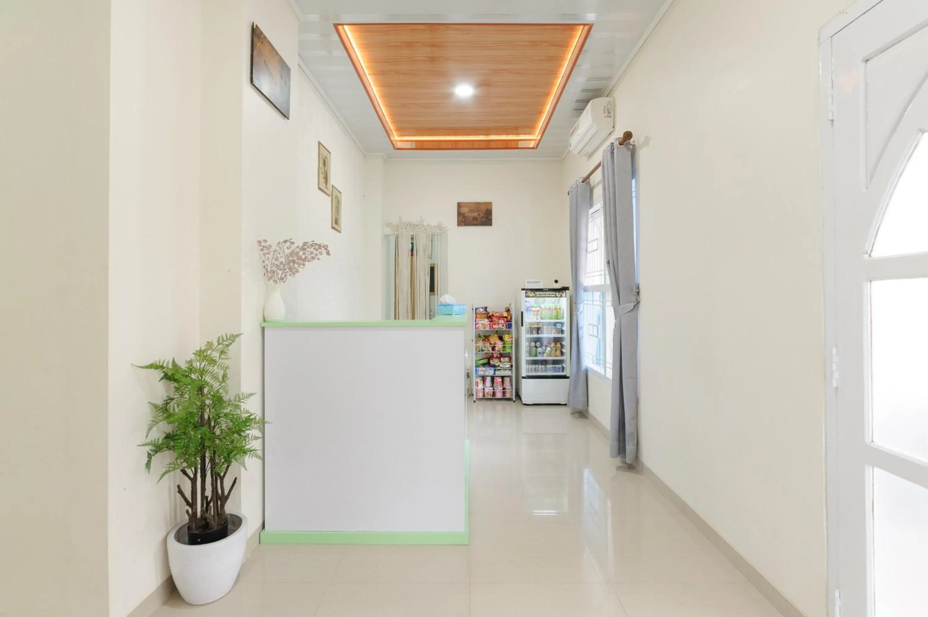 Lobby or reception in Urbanview Hotel Syariah Binwa Lampung by RedDoorz