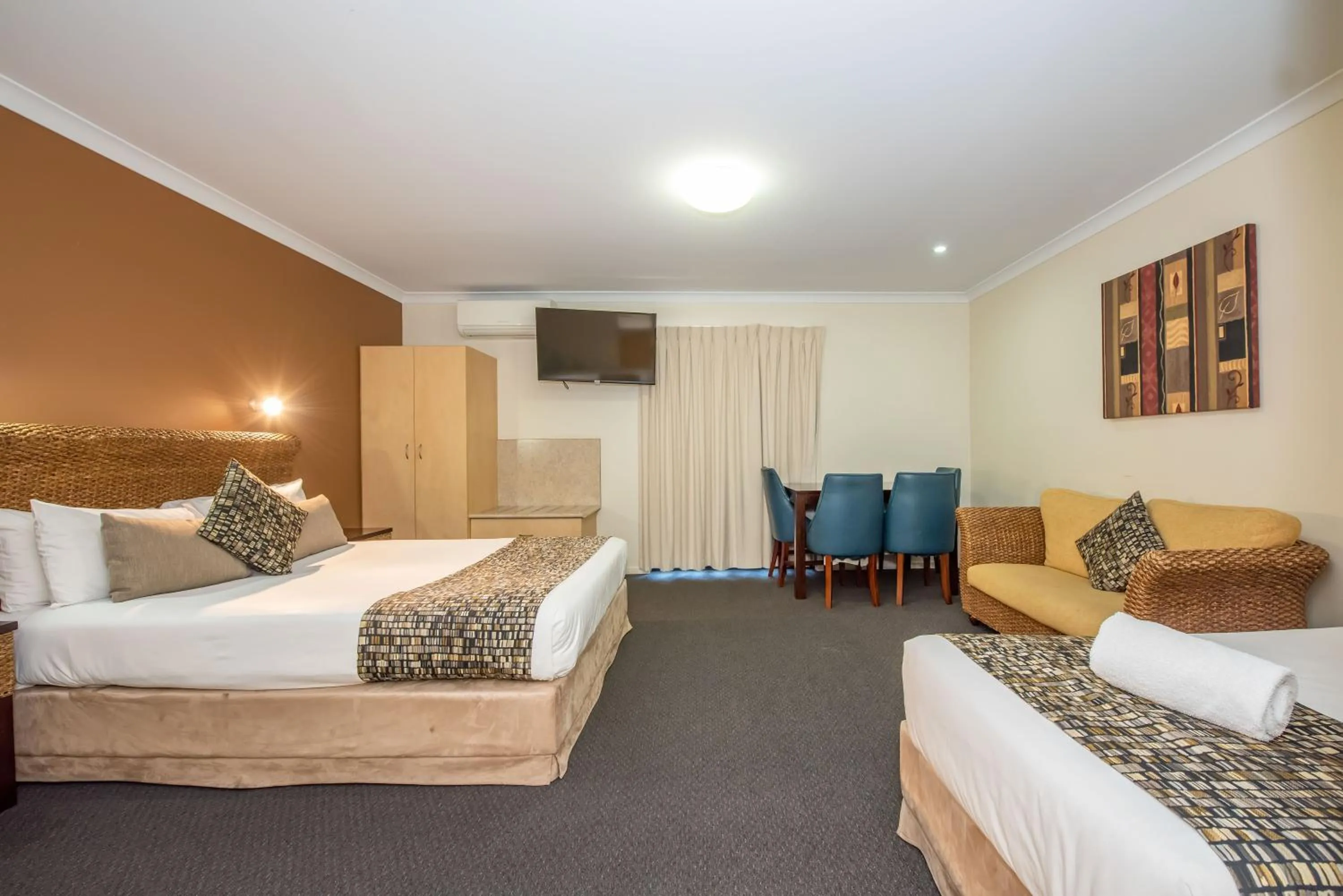 Photo of the whole room, Bed in Coral Cay Resort