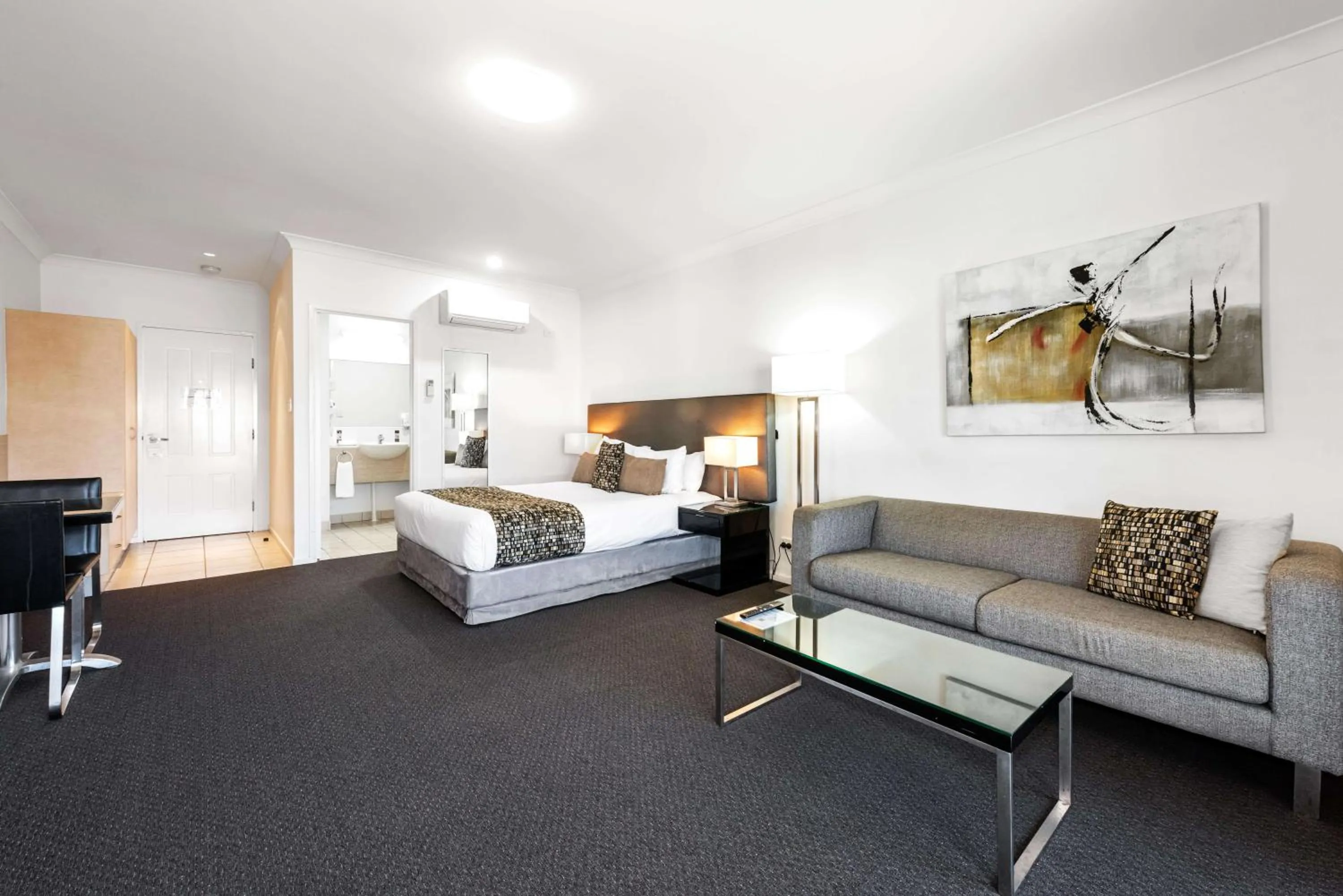 Photo of the whole room, Bed in Coral Cay Resort