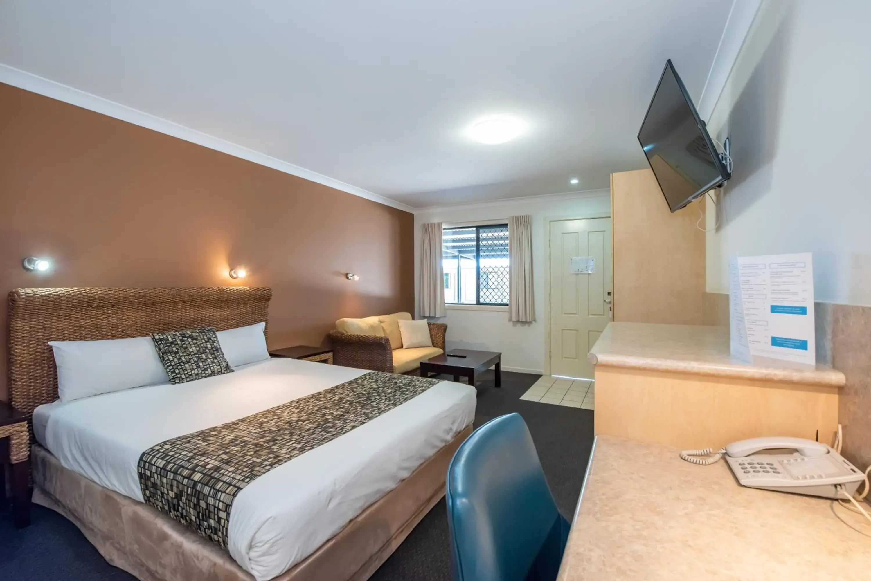 Queen Room in Coral Cay Resort Queen Room in Coral Cay Resort