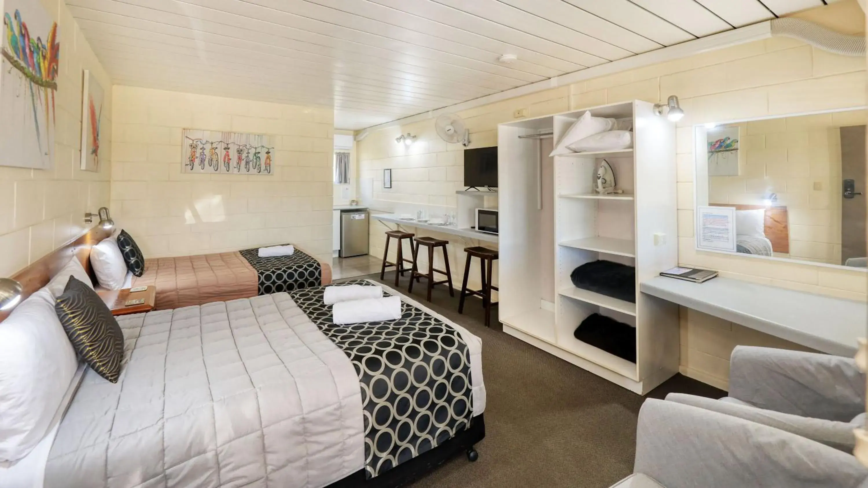 Twin Room with 2 Double Beds in Waterview Motel Maclean Twin Room with 2 Double Beds in Waterview Motel Maclean