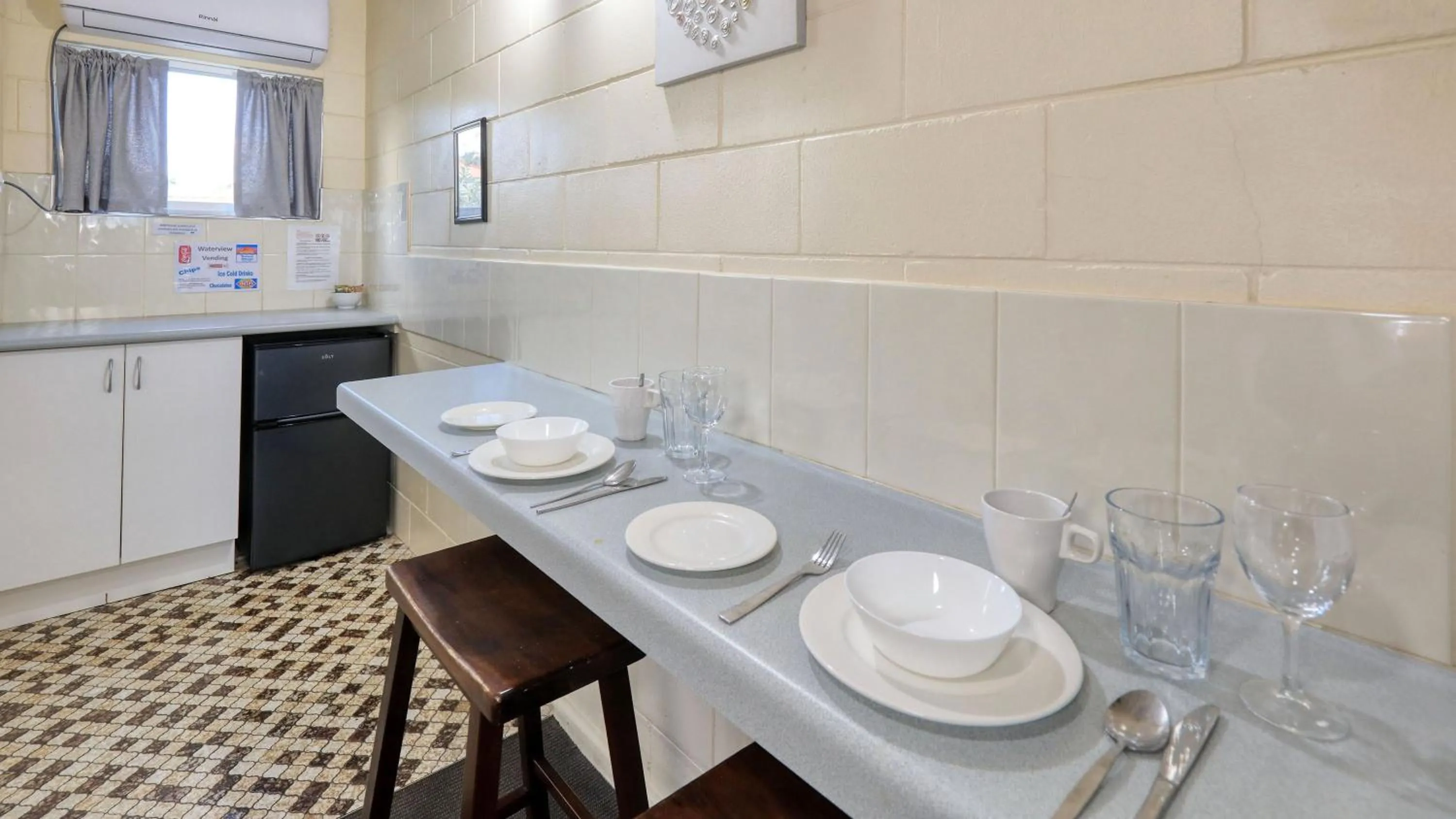 Dining area in Waterview Motel Maclean