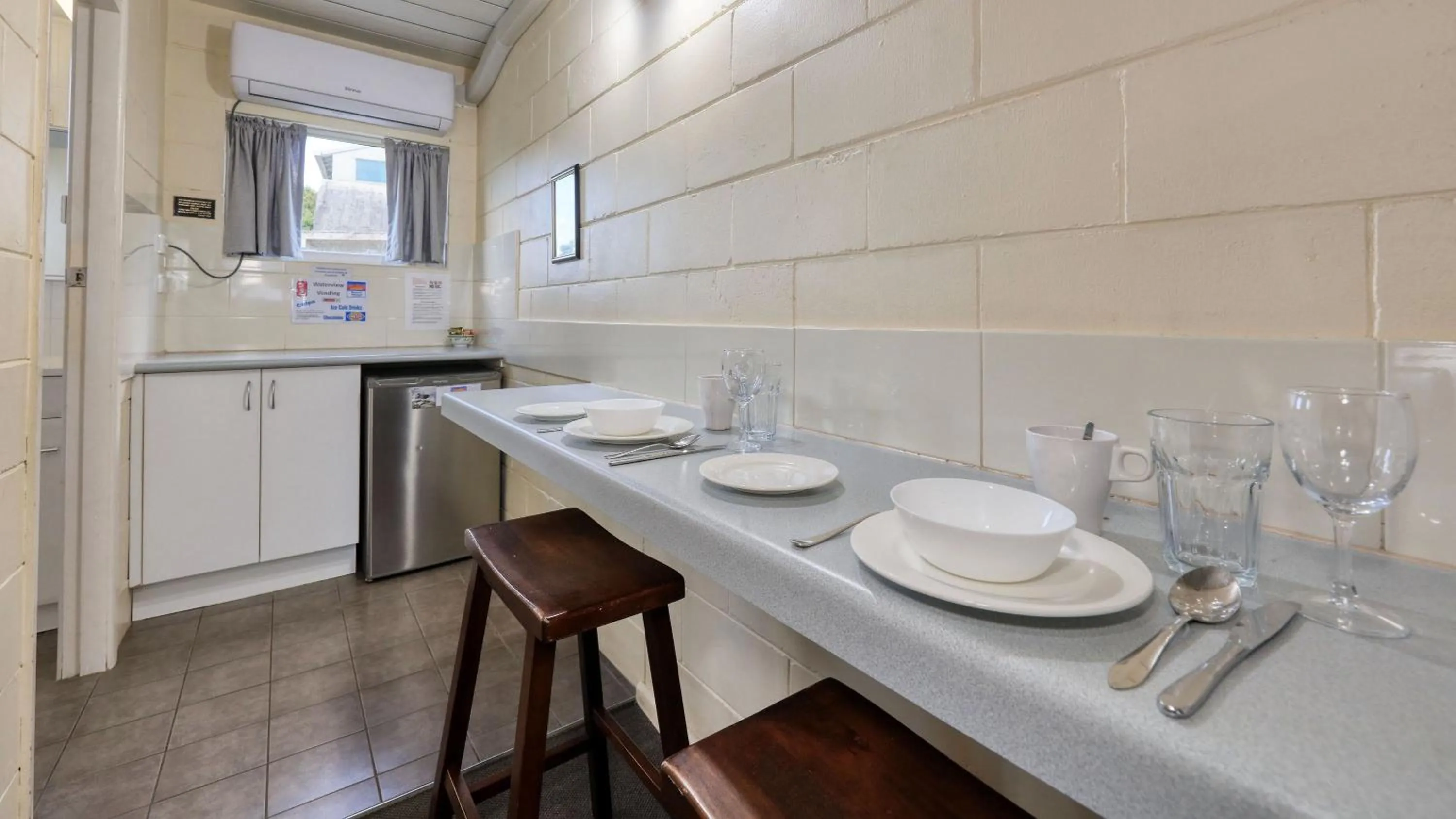 Dining area in Waterview Motel Maclean