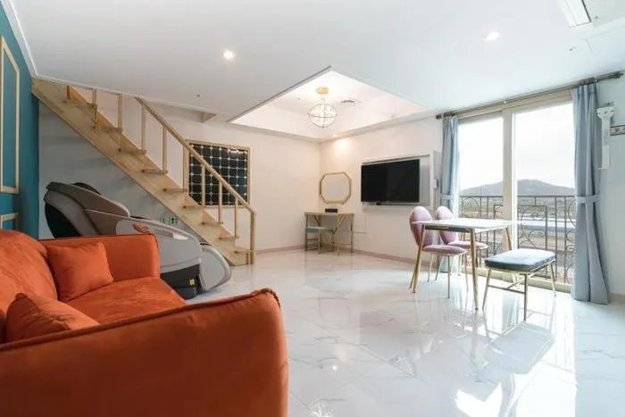 The Bay Hotel and Pool Villa