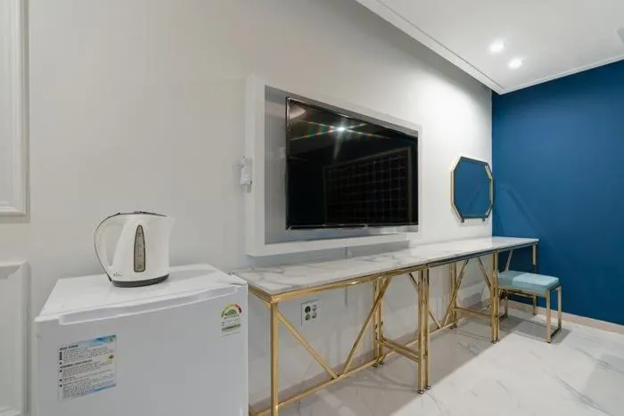 The Bay Hotel and Pool Villa