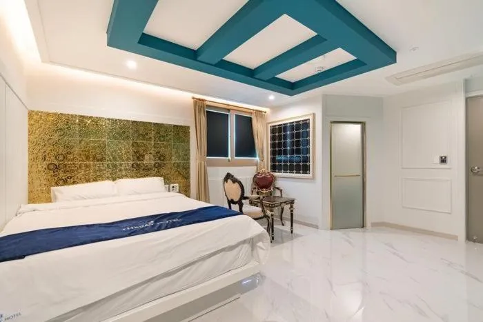 The Bay Hotel and Pool Villa