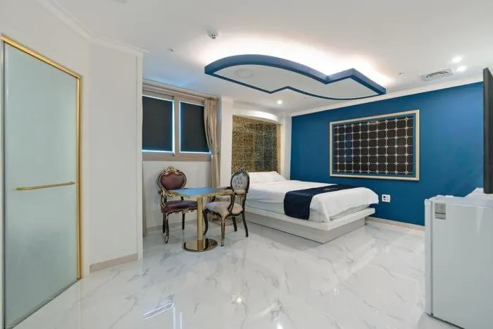 The Bay Hotel and Pool Villa