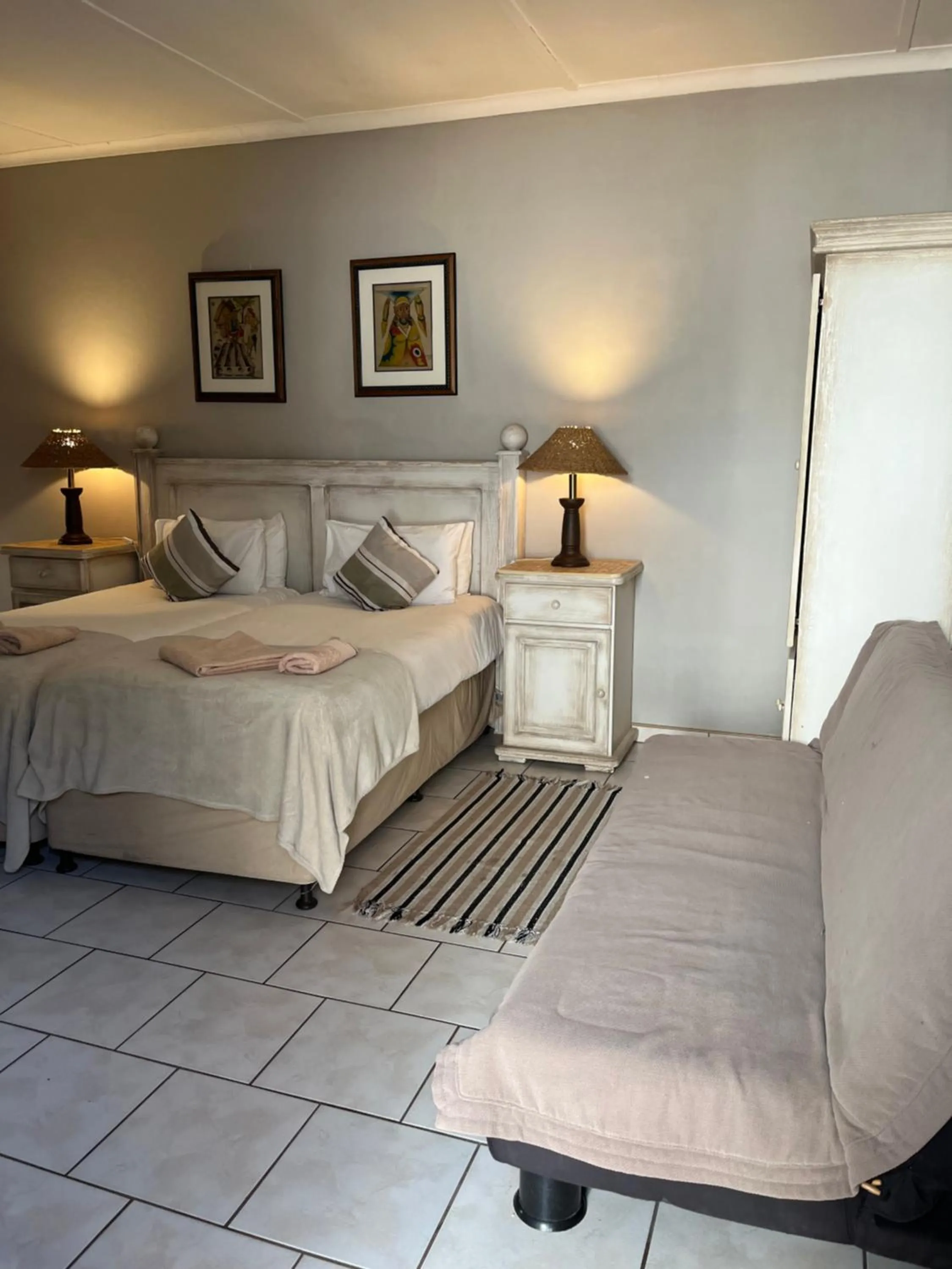 Photo of the whole room, Bed in Hotel Pension Casa Africana