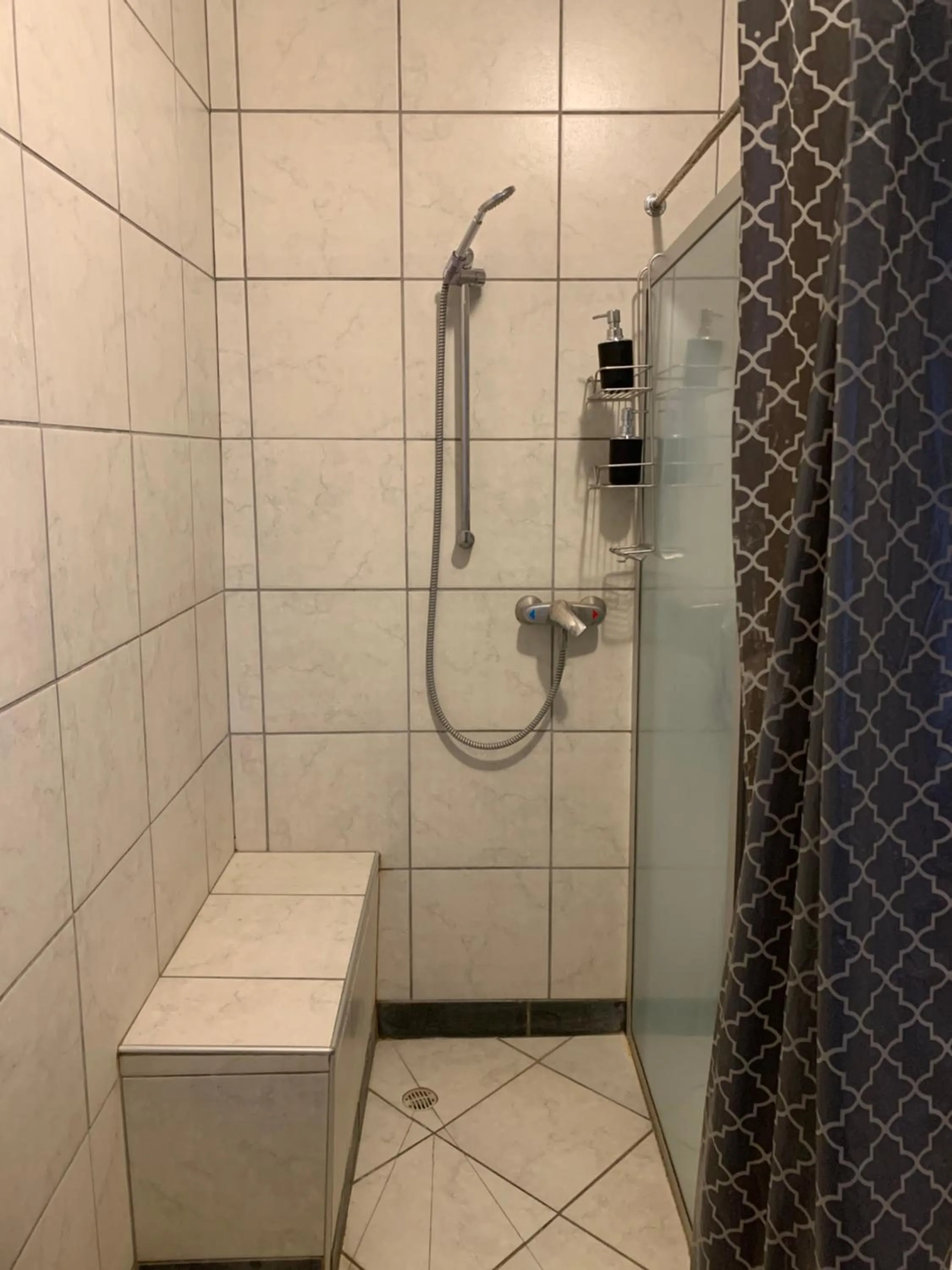 Shower in Hotel Pension Casa Africana