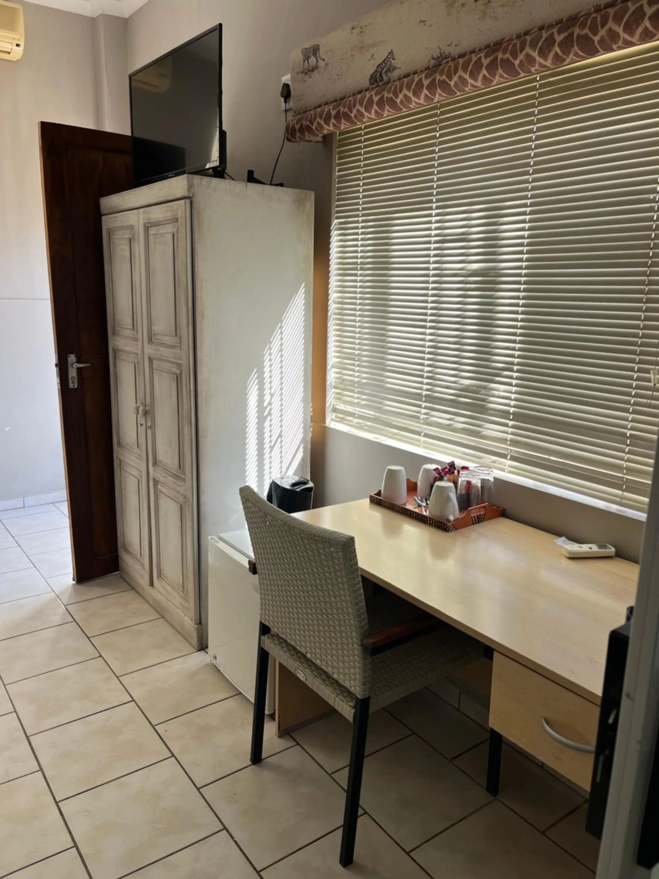 wardrobe in Hotel Pension Casa Africana