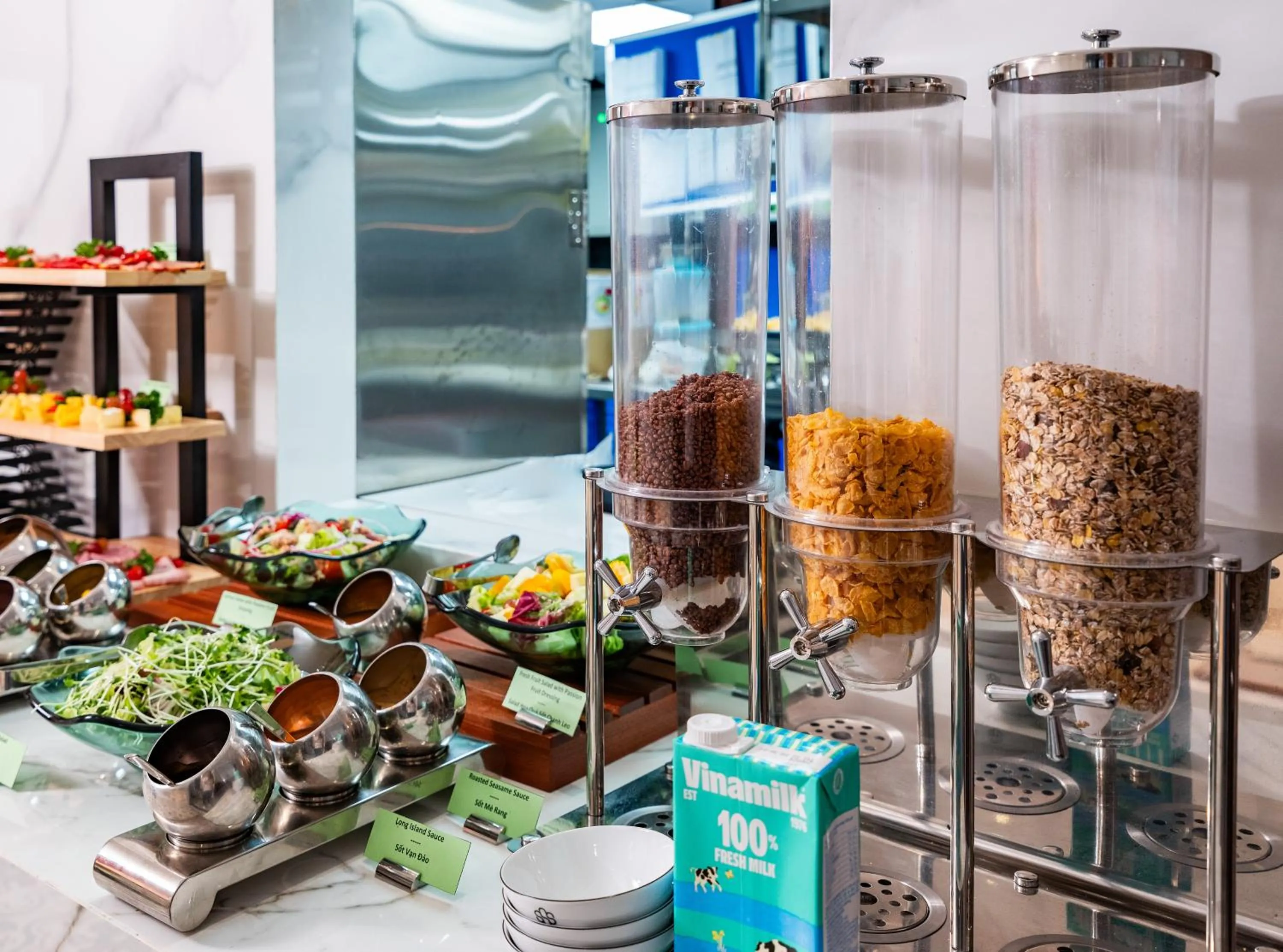 Restaurant/places to eat in L'Signature Hotel & Spa