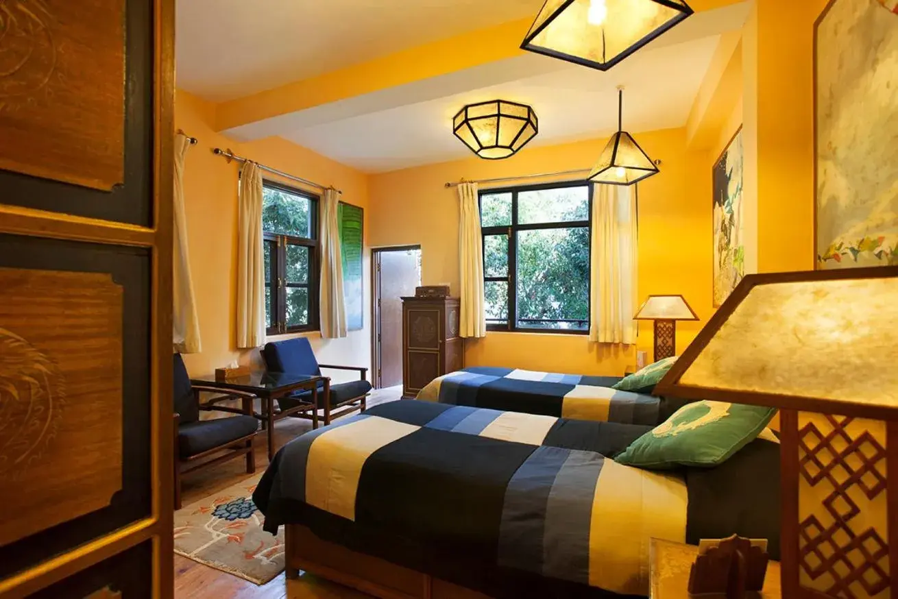 Small Double Room in Chonor House Small Double Room in Chonor House