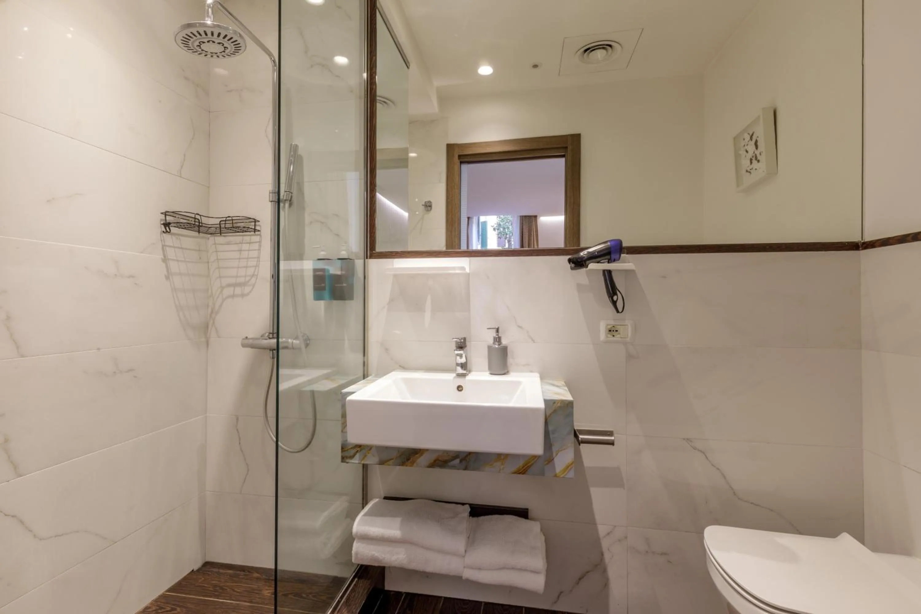Shower in Corso Grand Suite