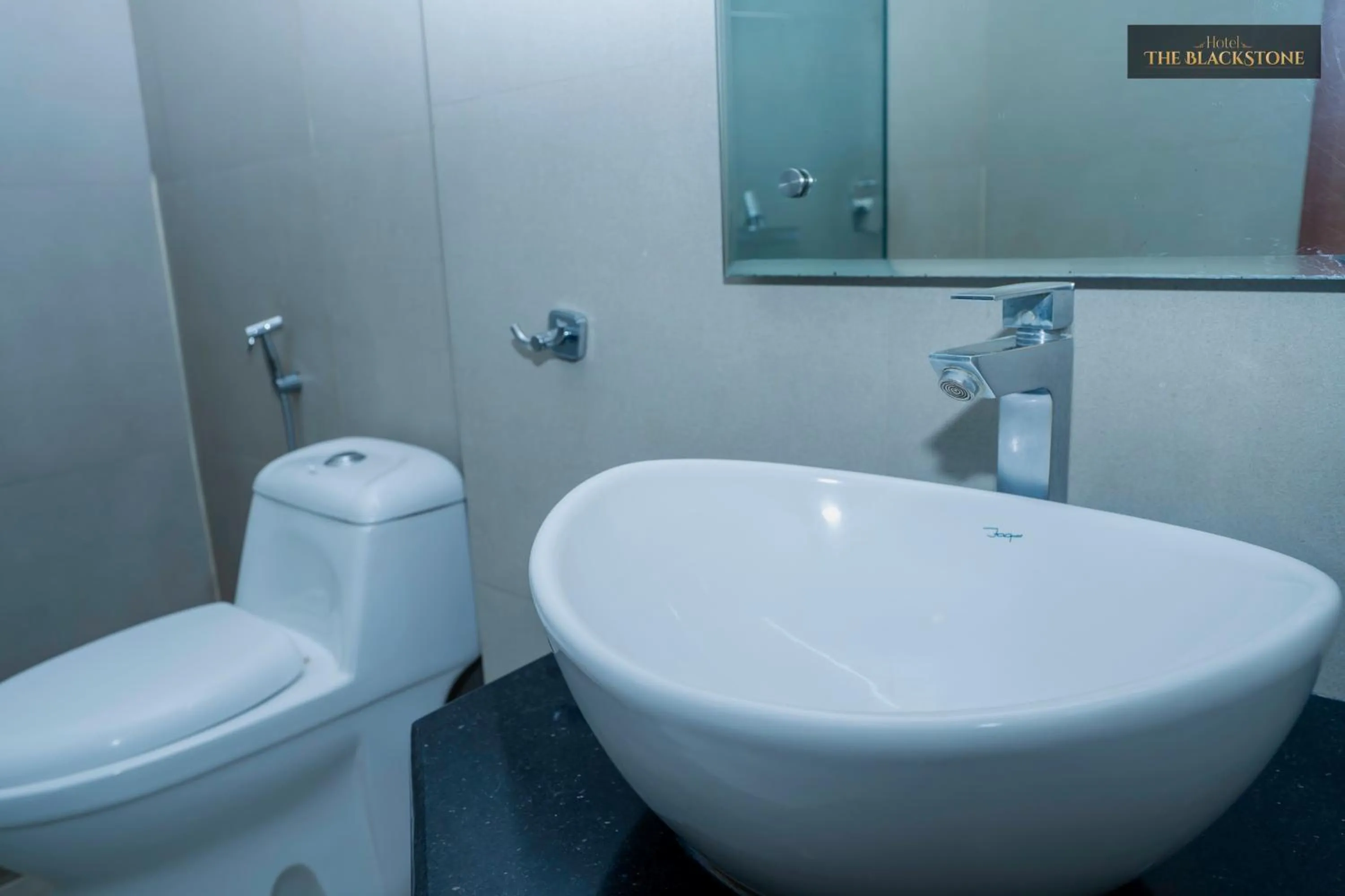 Toilet in Hotel The Black Stone