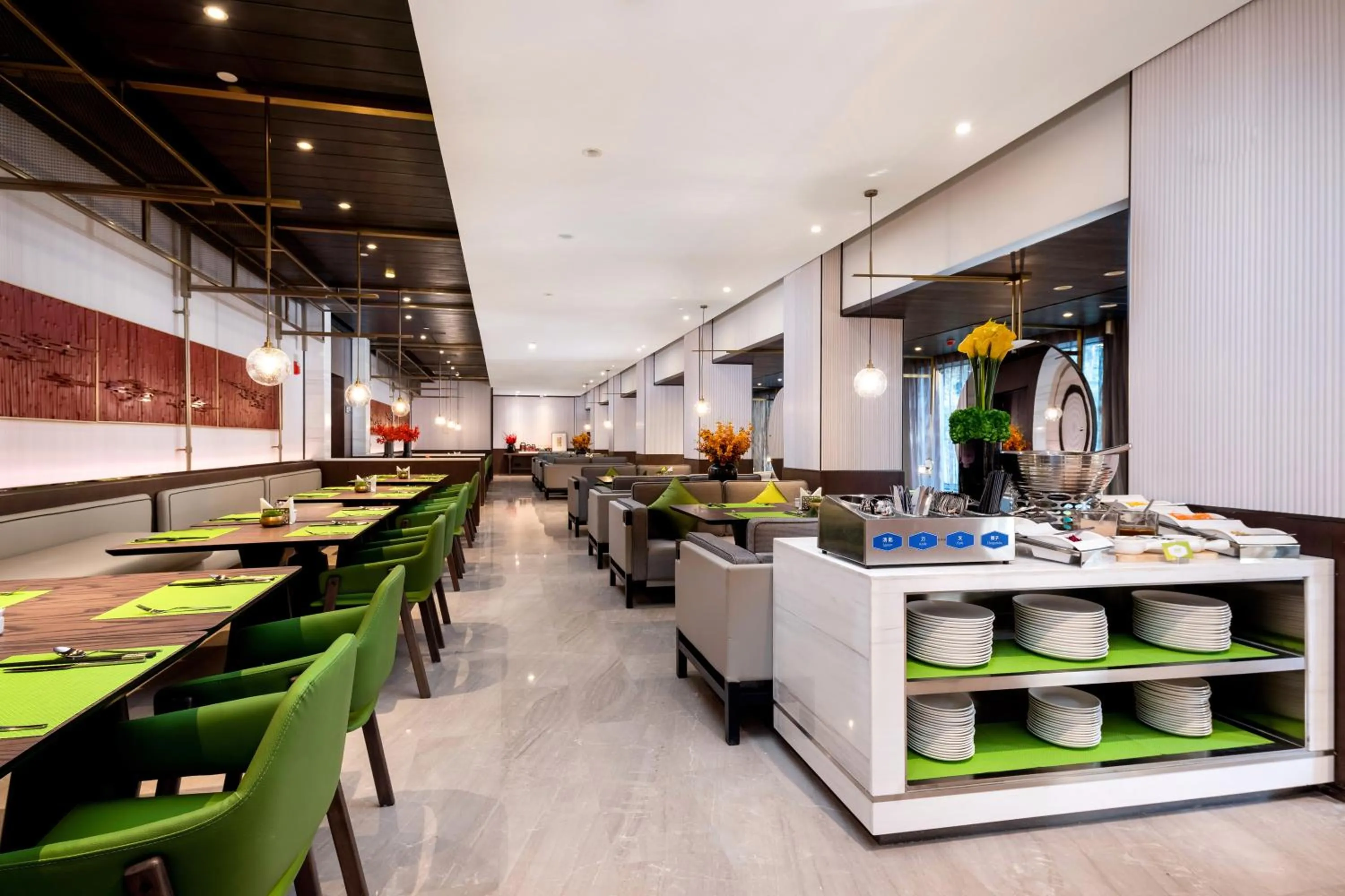 Restaurant/places to eat in Hampton by Hilton Hangzhou West Lake