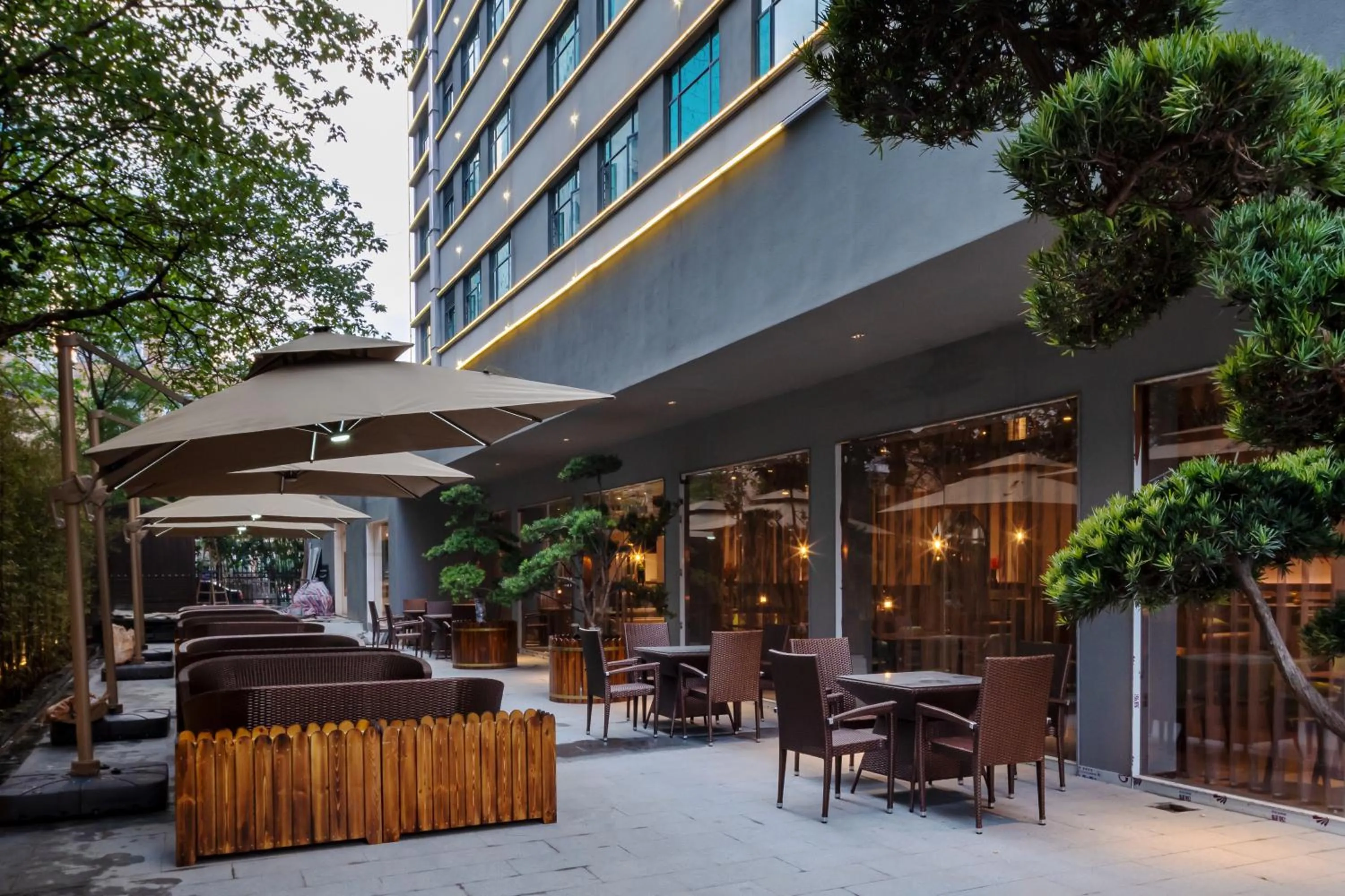 Restaurant/places to eat in Hampton by Hilton Hangzhou West Lake