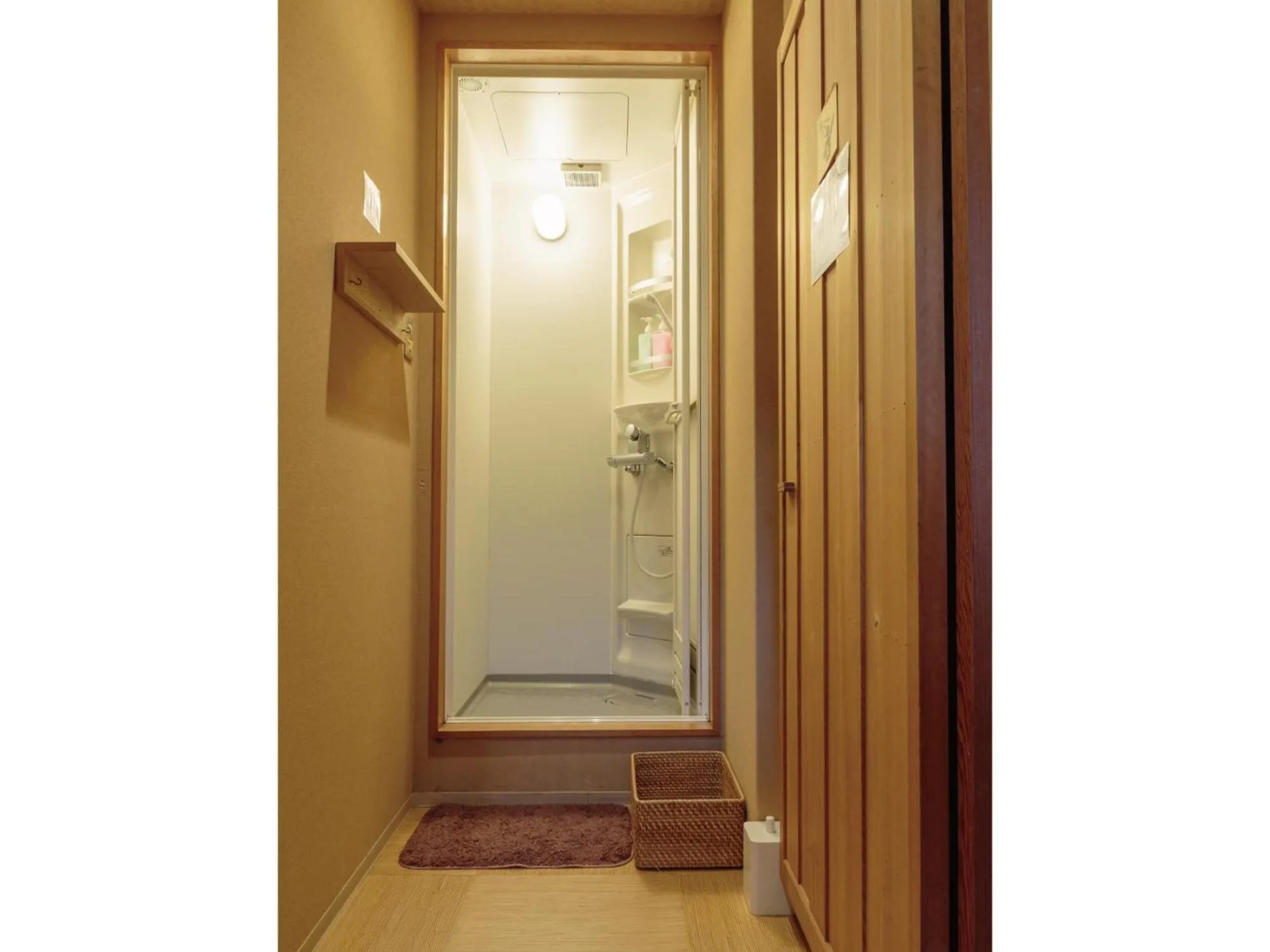 Shower in Gion Ryokan Q-beh