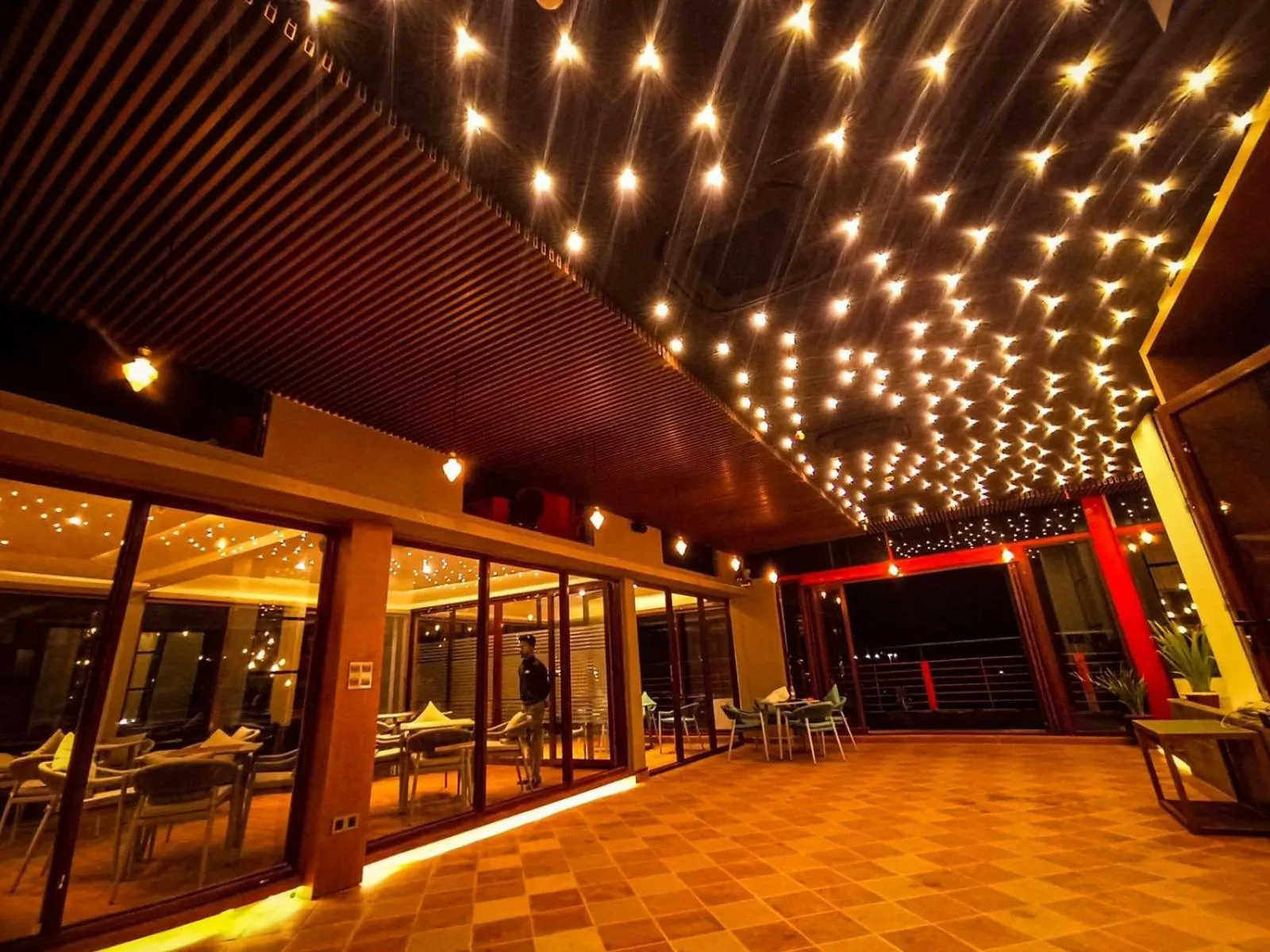 Restaurant/places to eat in Royal Pearl Suites