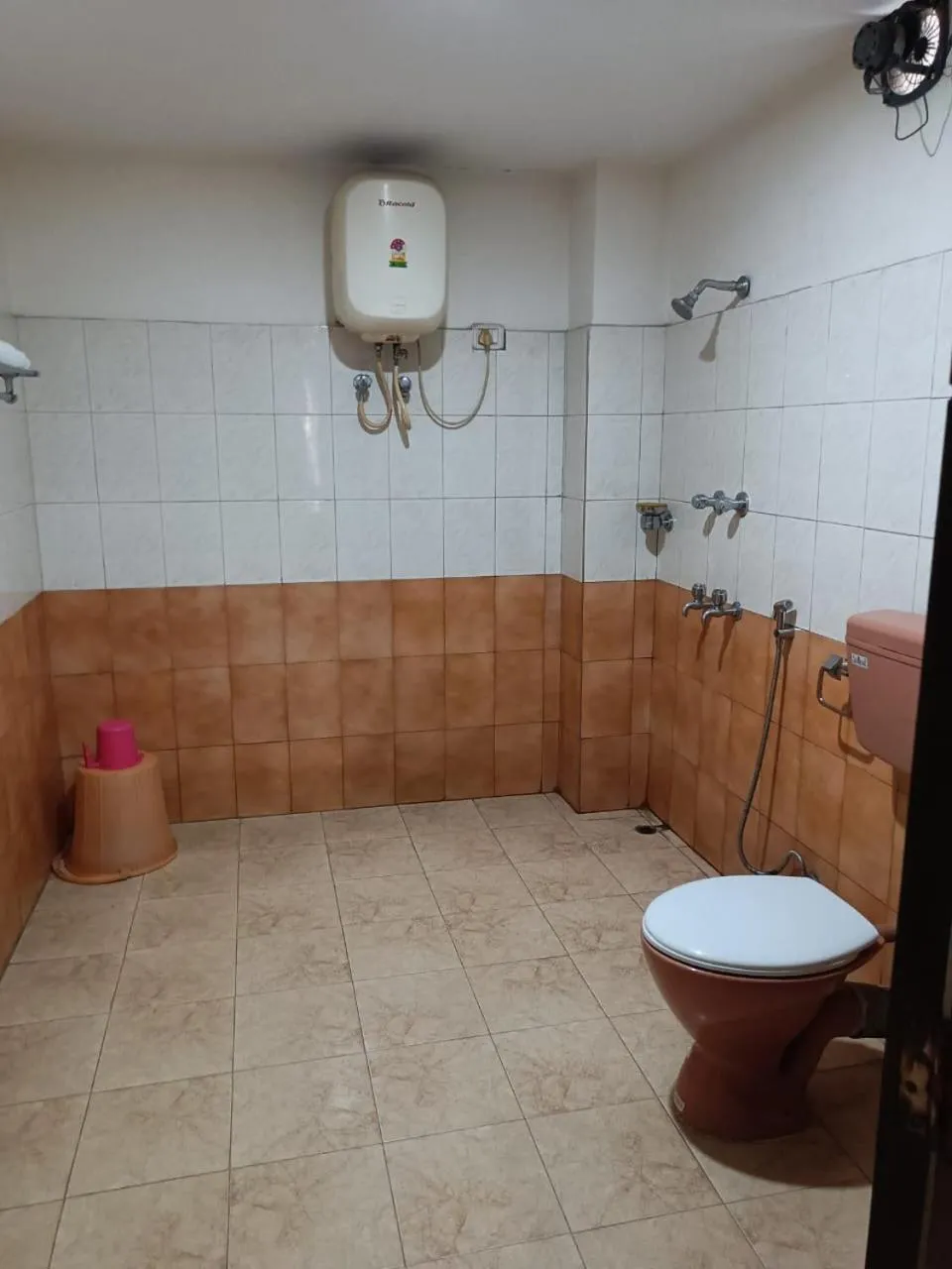 Bathroom in Hotel Orchid