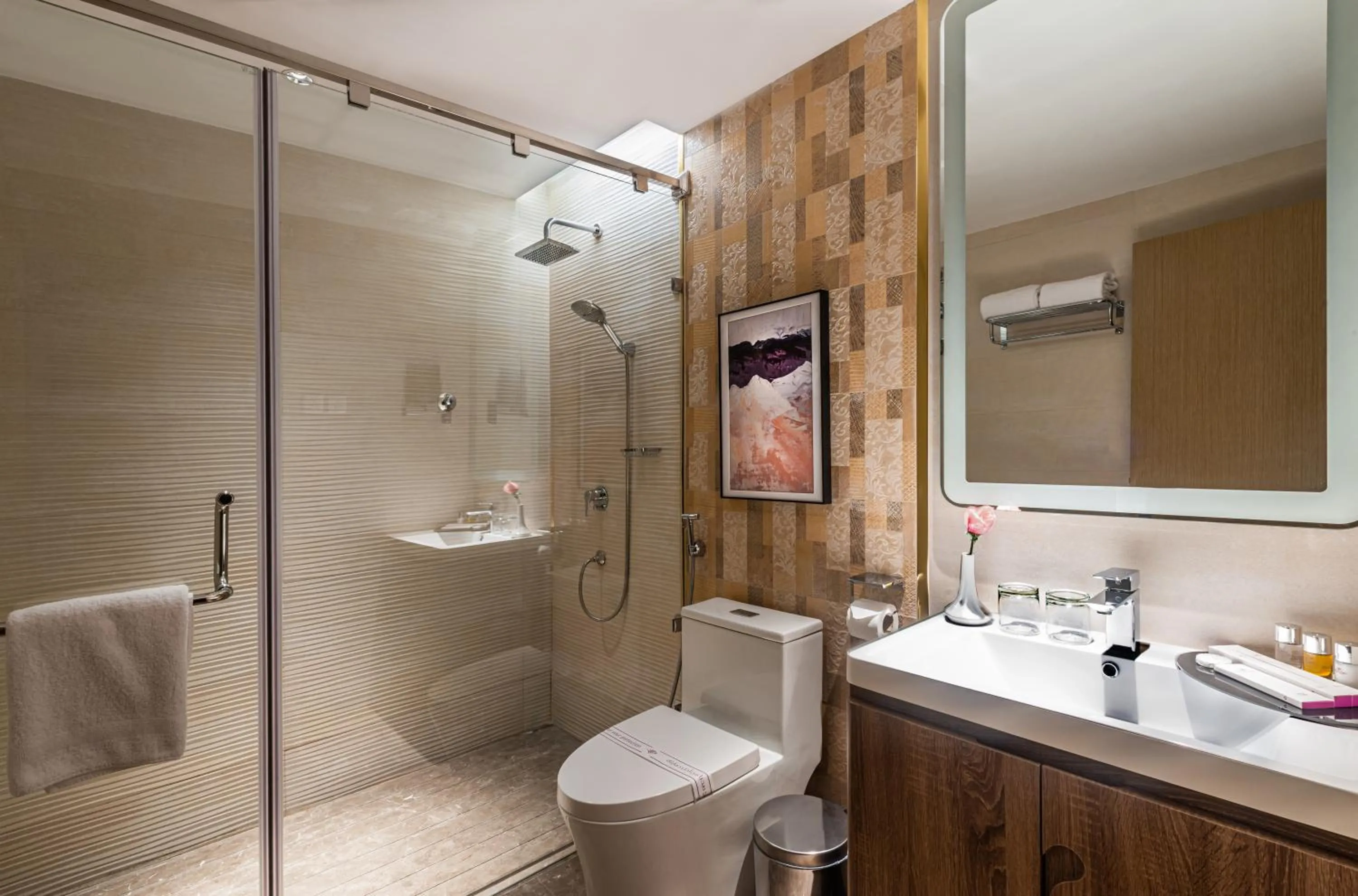 Shower in Boudl Khamis Mushait