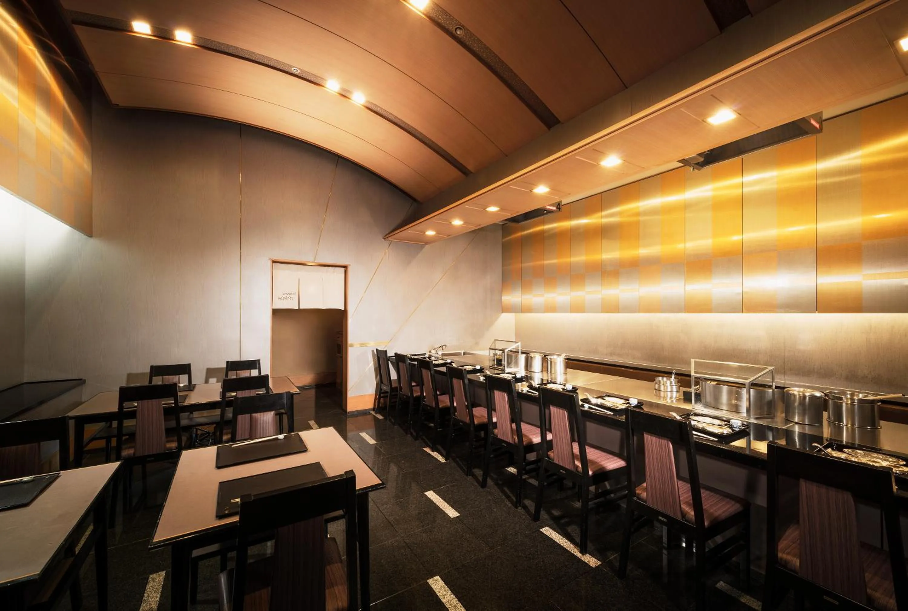 Restaurant/places to eat in Hotel Hankyu International