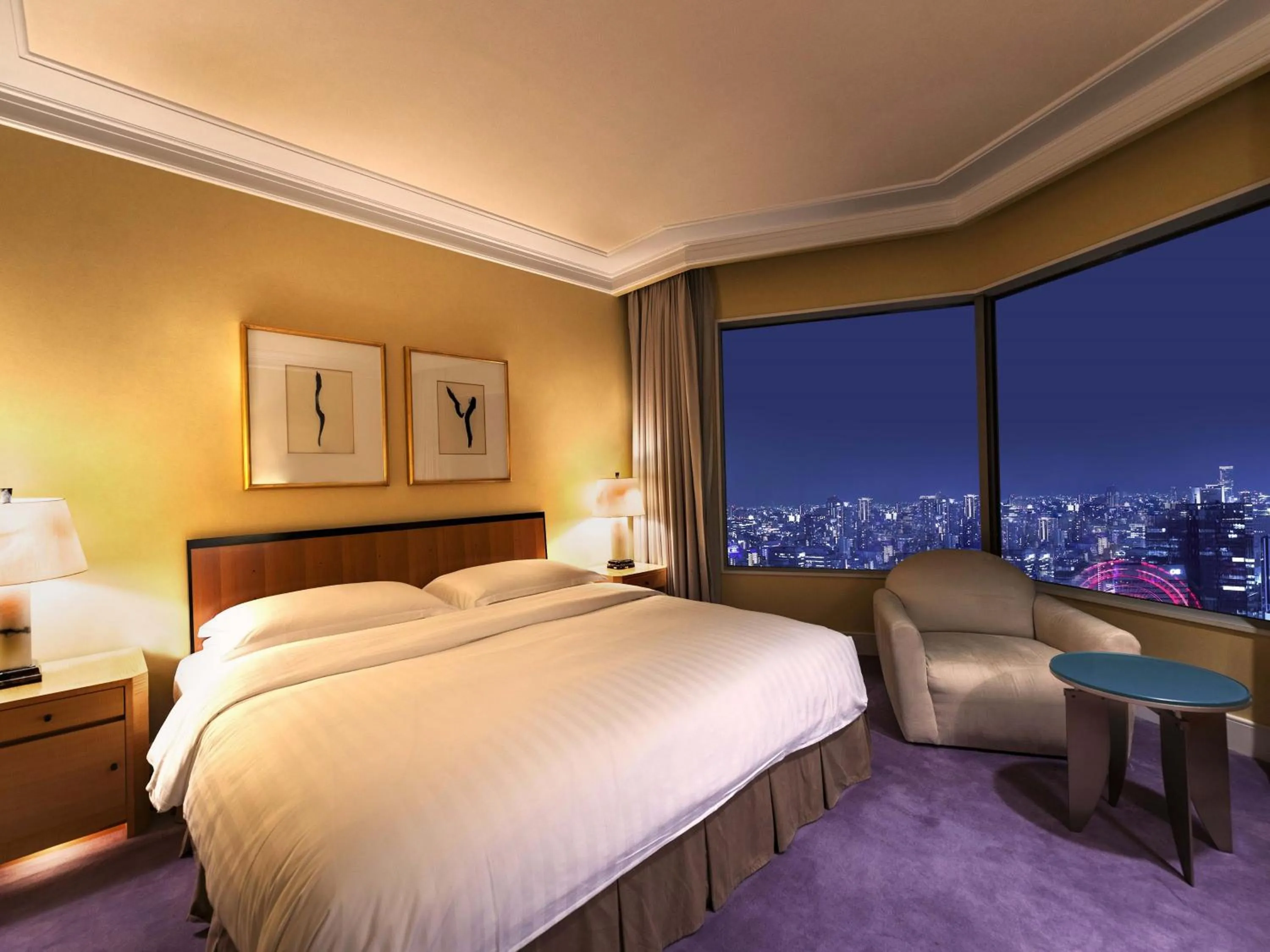 Bed in Hotel Hankyu International