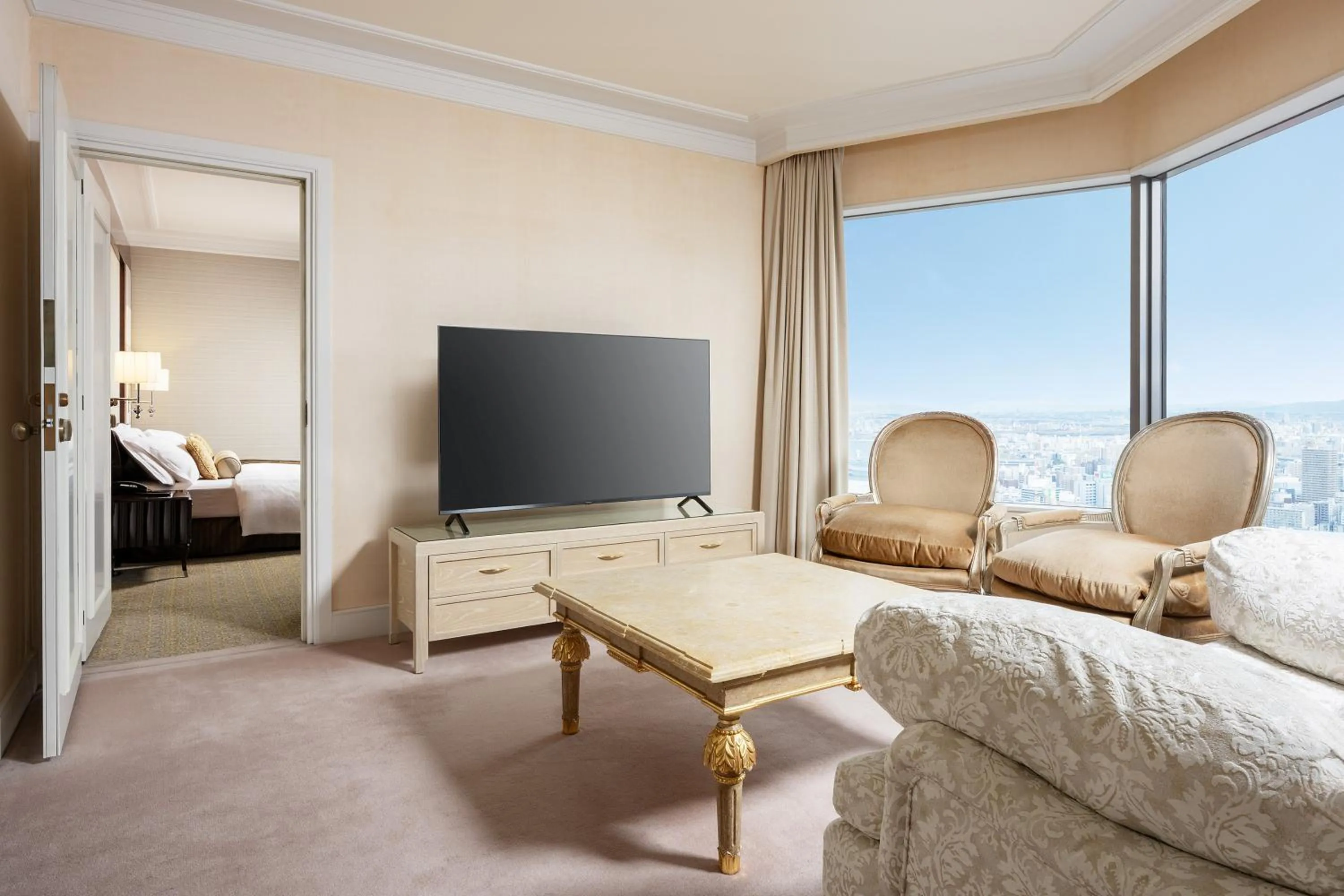 Living room in Hotel Hankyu International