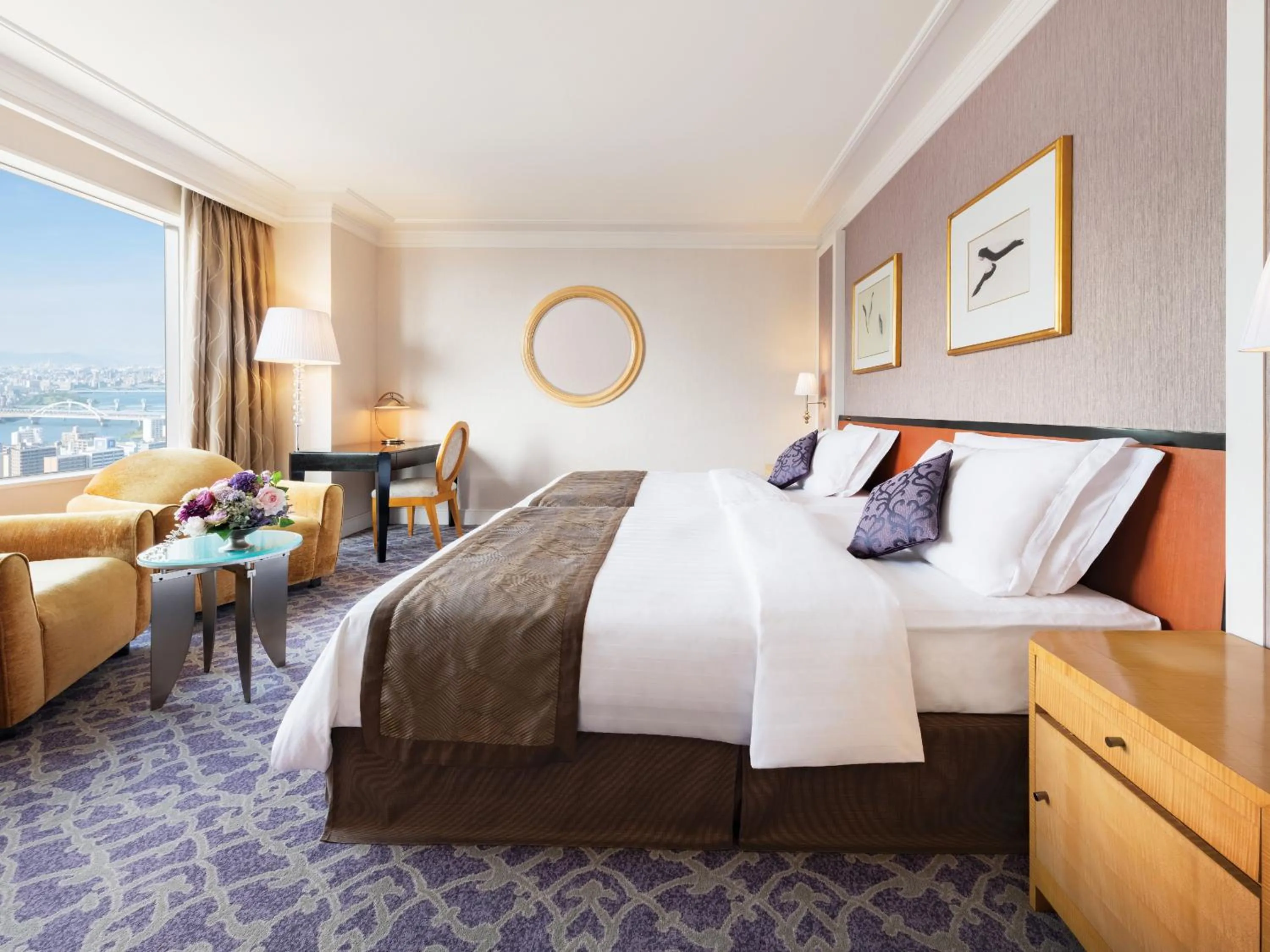 Bed in Hotel Hankyu International