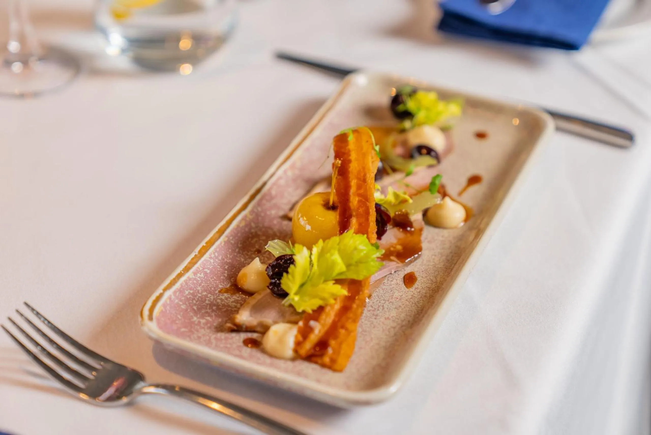 Restaurant/places to eat in Harbour Heights Hotel