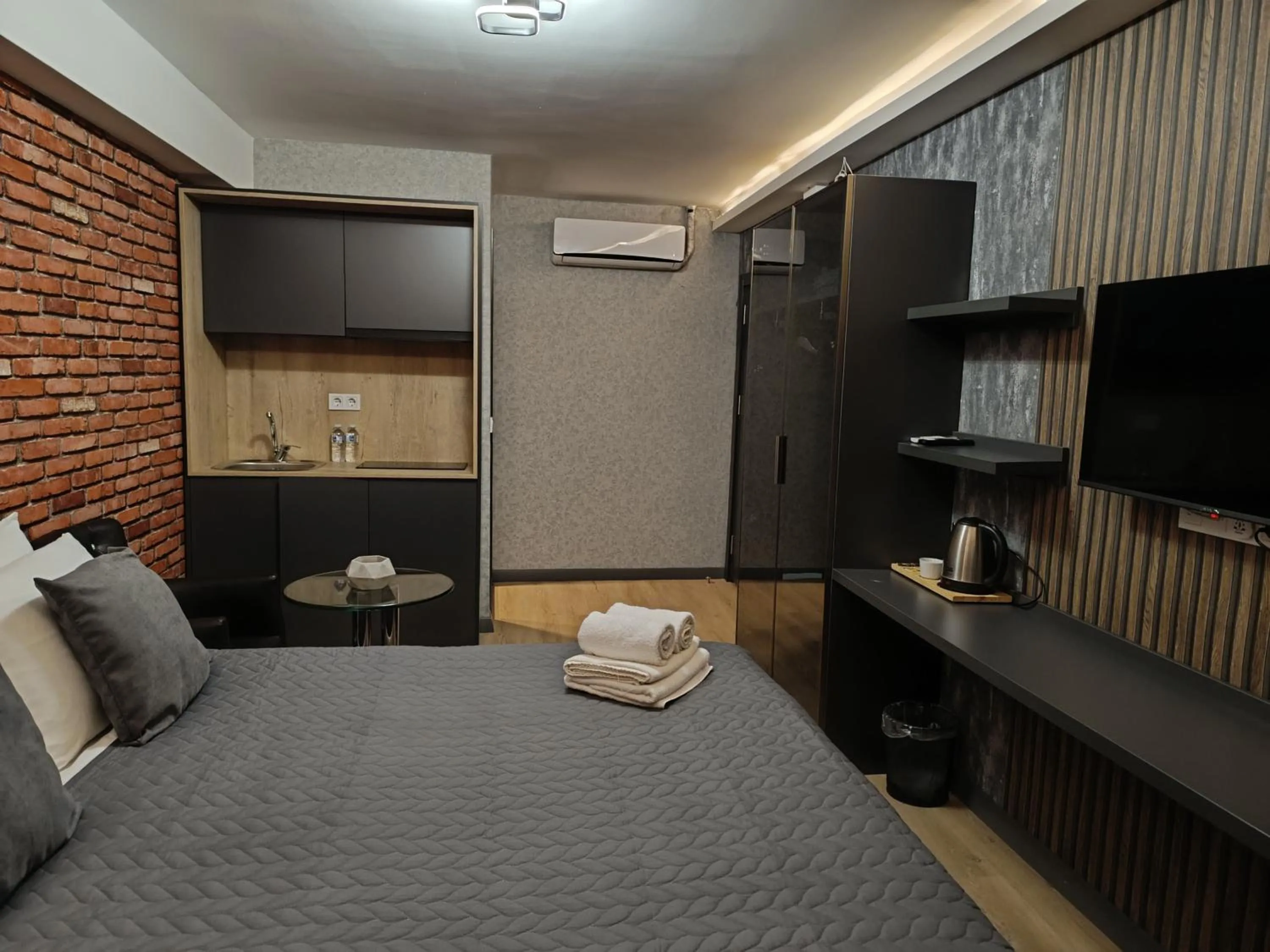 Bed in Nomad Hub Istanbul Residence
